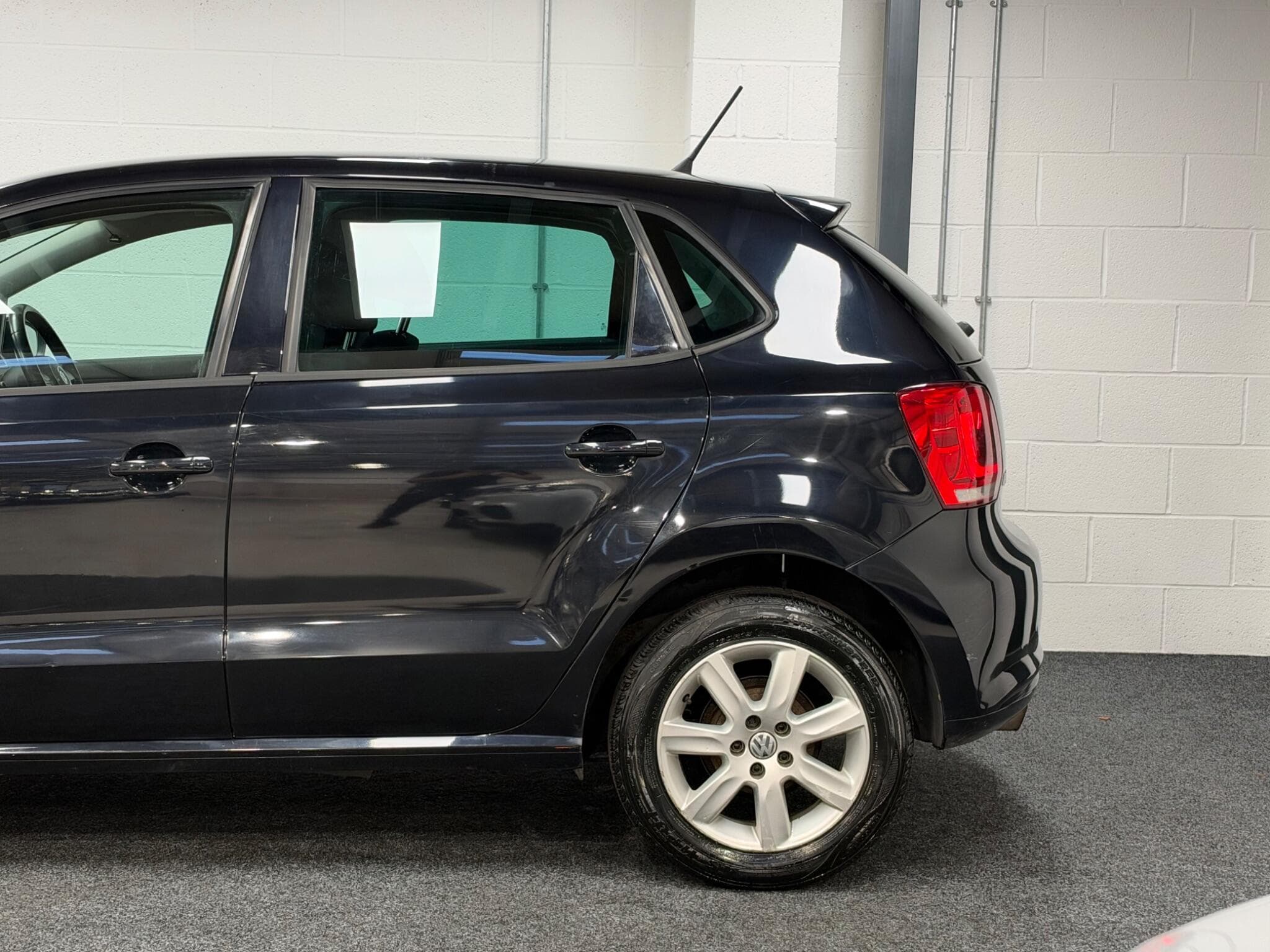 2012 Volkswagen Polo - Thumbnail 23