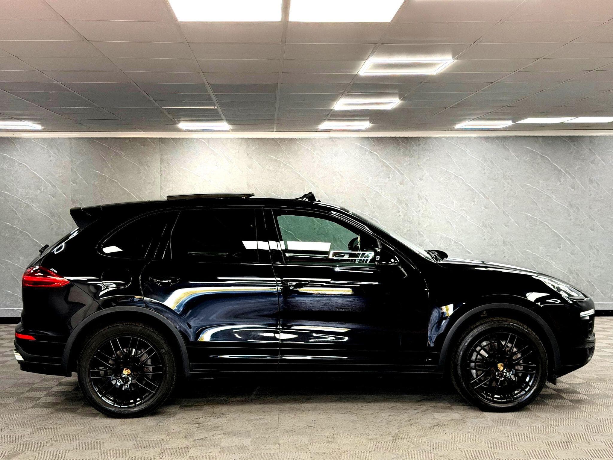 2014 Porsche Cayenne - Thumbnail 29