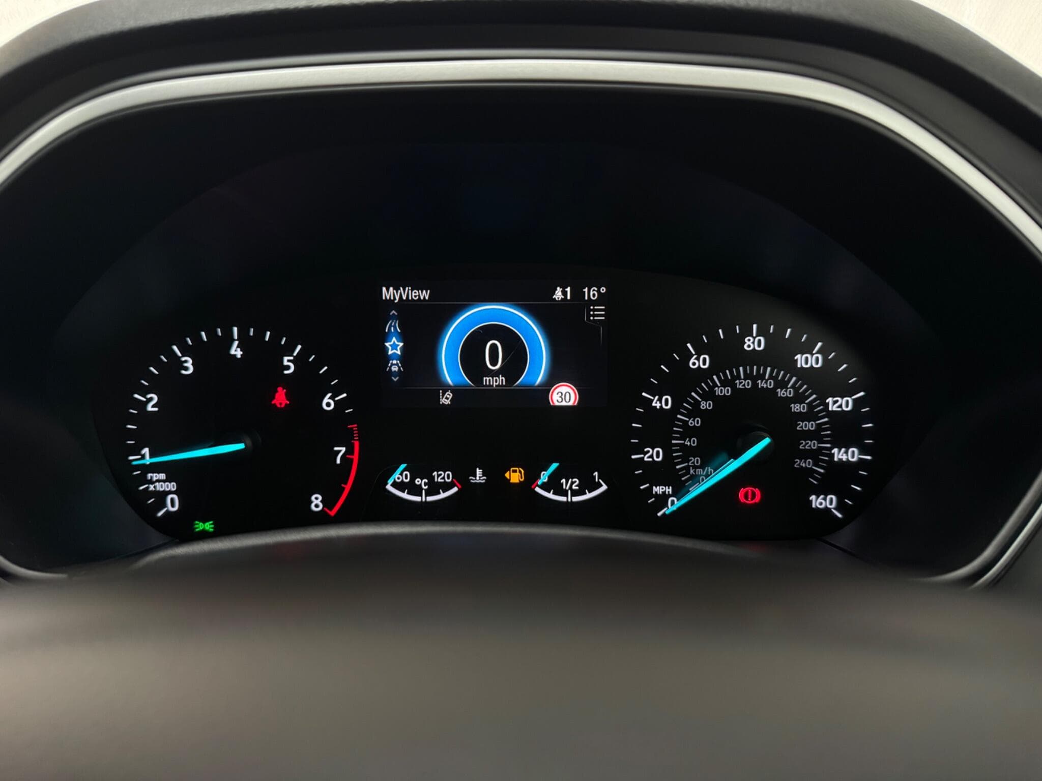 2019 Ford Focus - Thumbnail 13