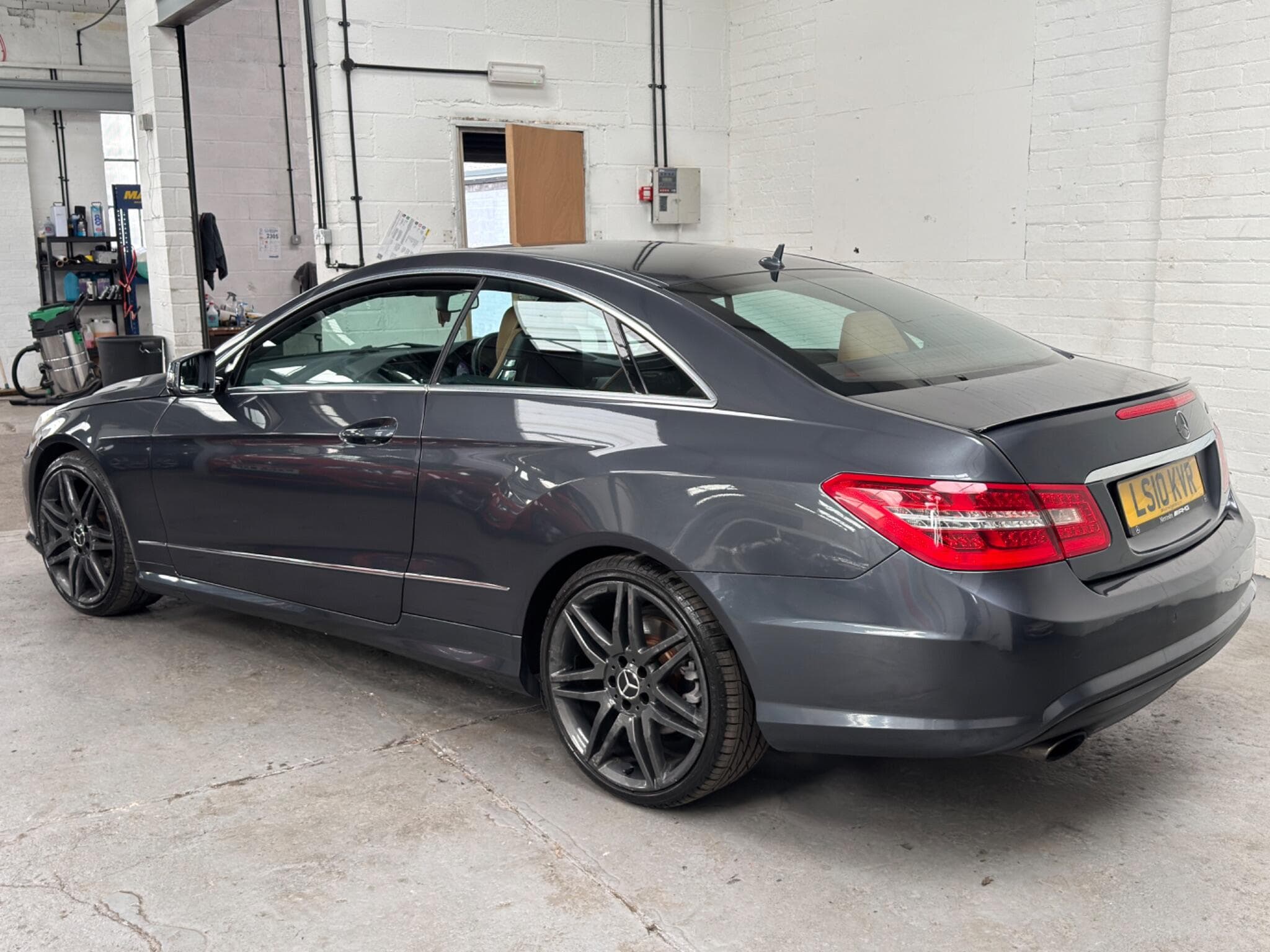 2010 Mercedes-Benz E Class - Thumbnail 5