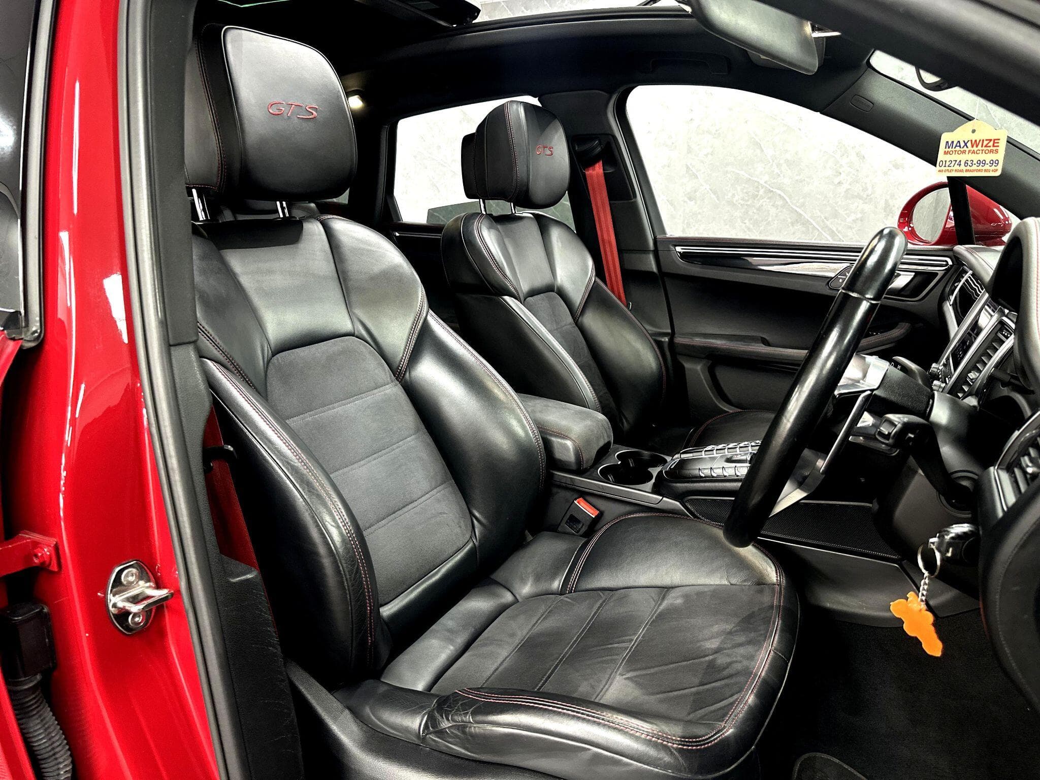 2016 Porsche Macan - Thumbnail 27
