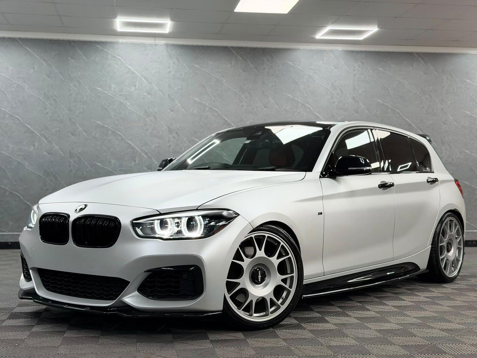 2017 BMW 1 Series - Thumbnail 24