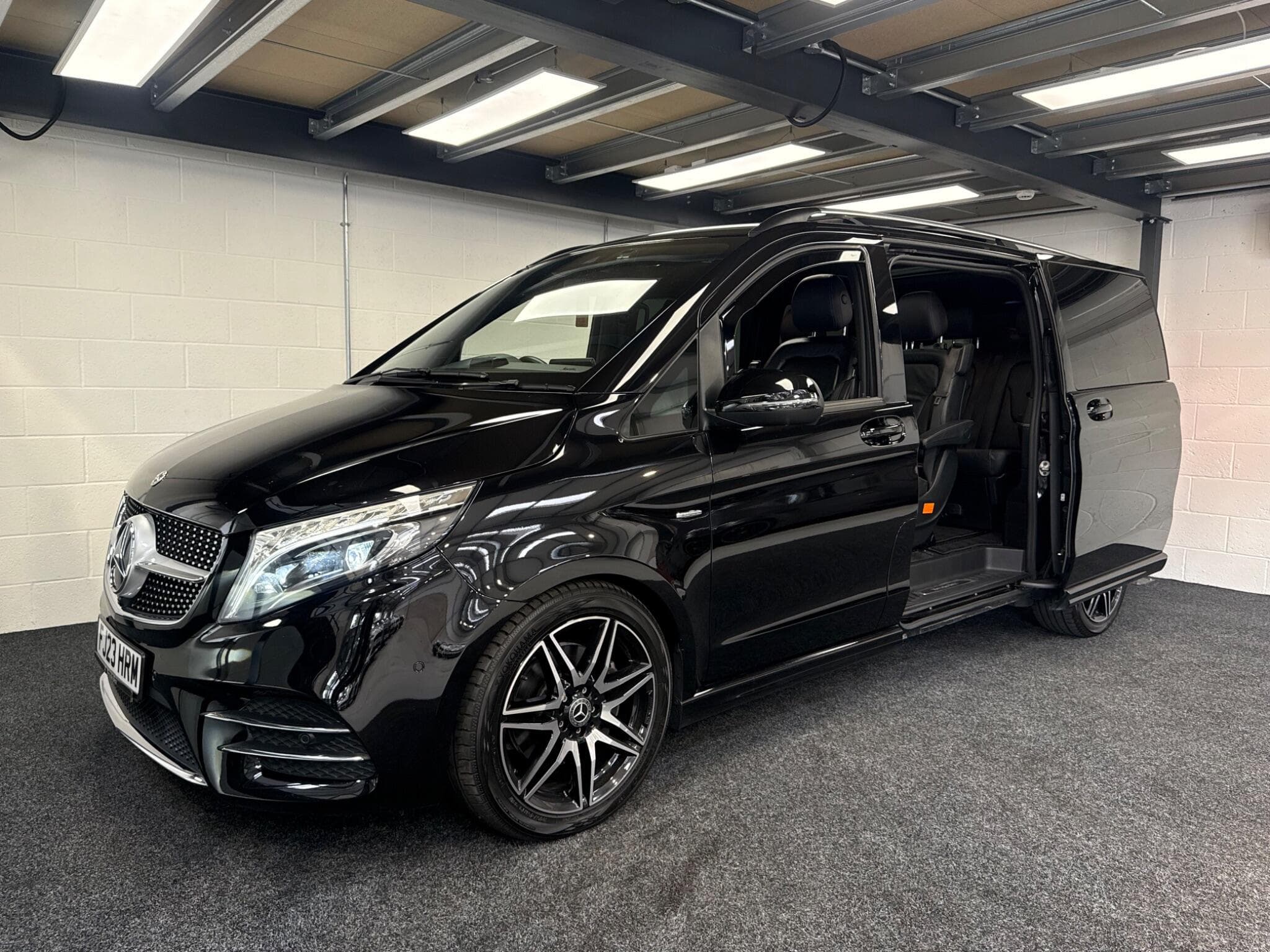 2023 Mercedes-Benz V Class - Thumbnail 11