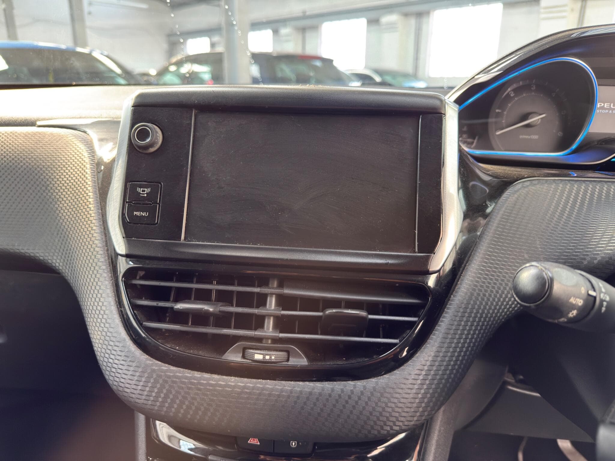 2014 Peugeot 2008 - Thumbnail 19