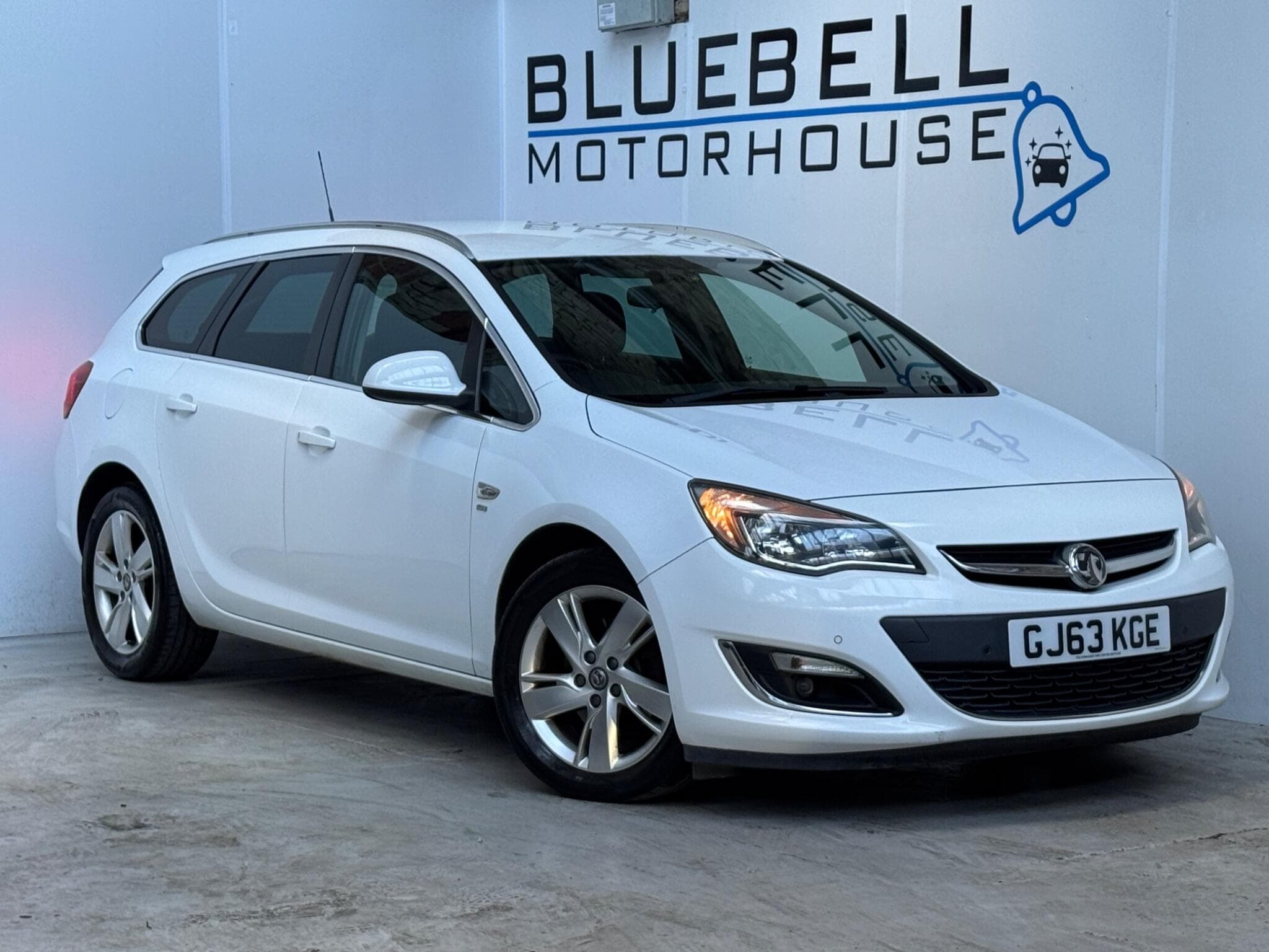 2013 Vauxhall Astra - Image 1