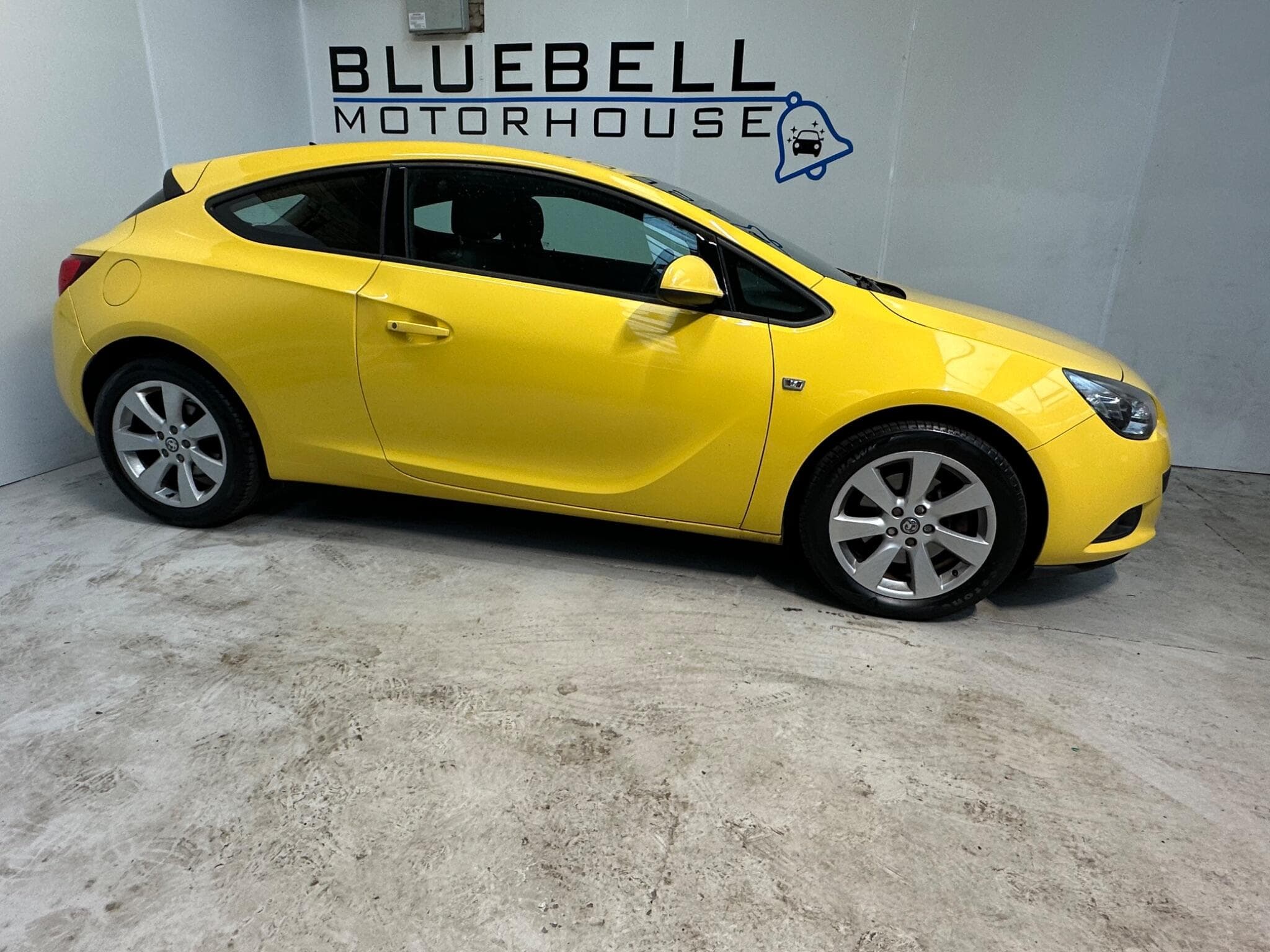 2013 Vauxhall Astra GTC - Thumbnail 9