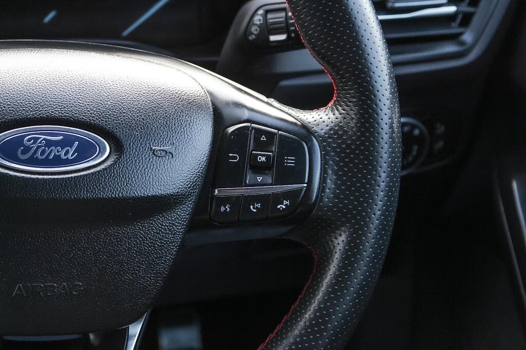 2019 Ford Focus - Thumbnail 26