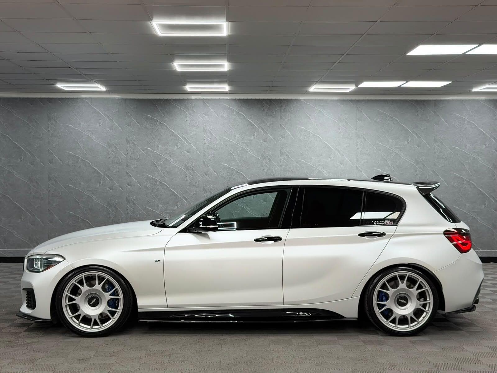 2017 BMW 1 Series - Thumbnail 37