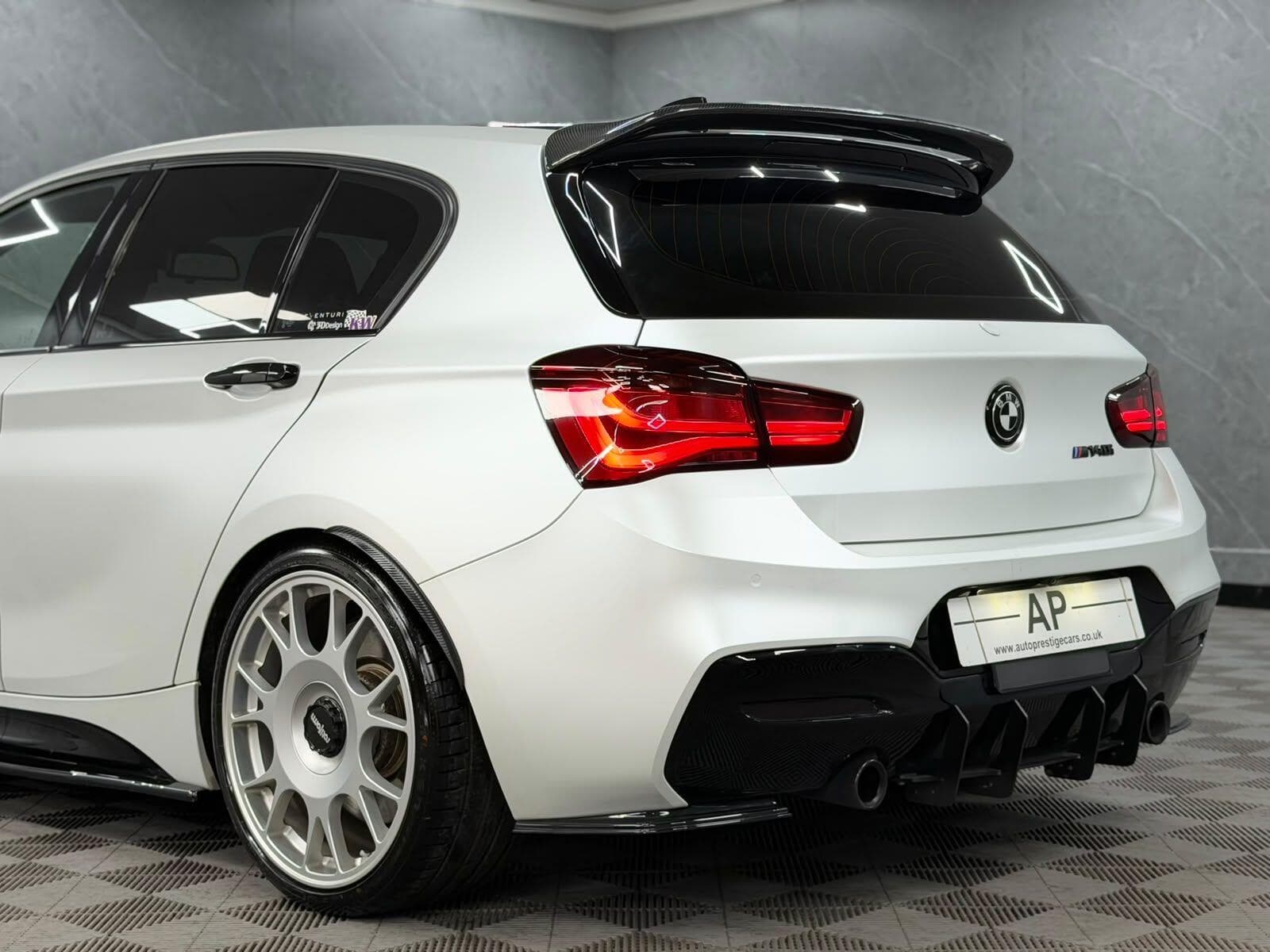2017 BMW 1 Series - Thumbnail 31