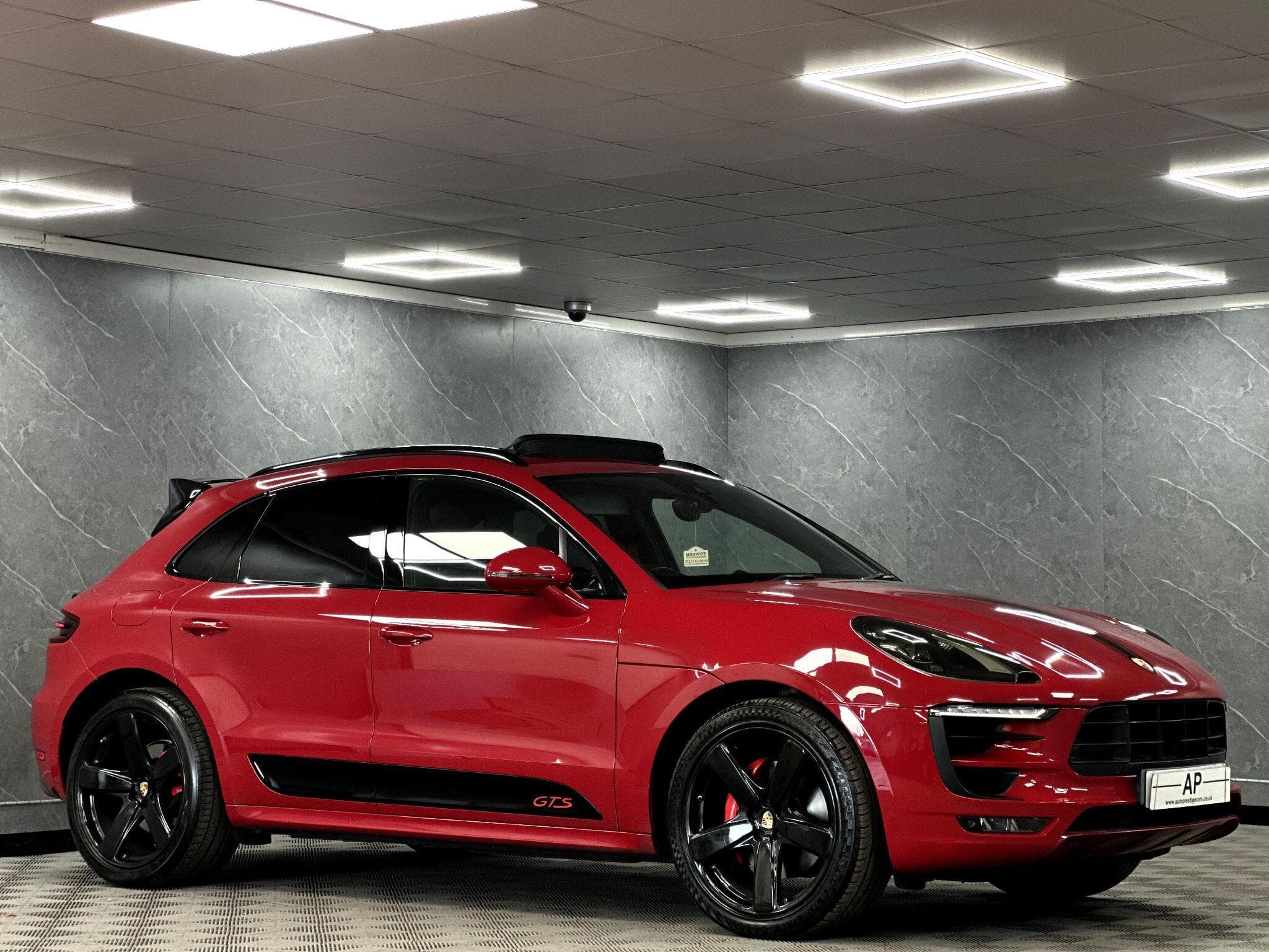 2016 Porsche Macan - Thumbnail 19