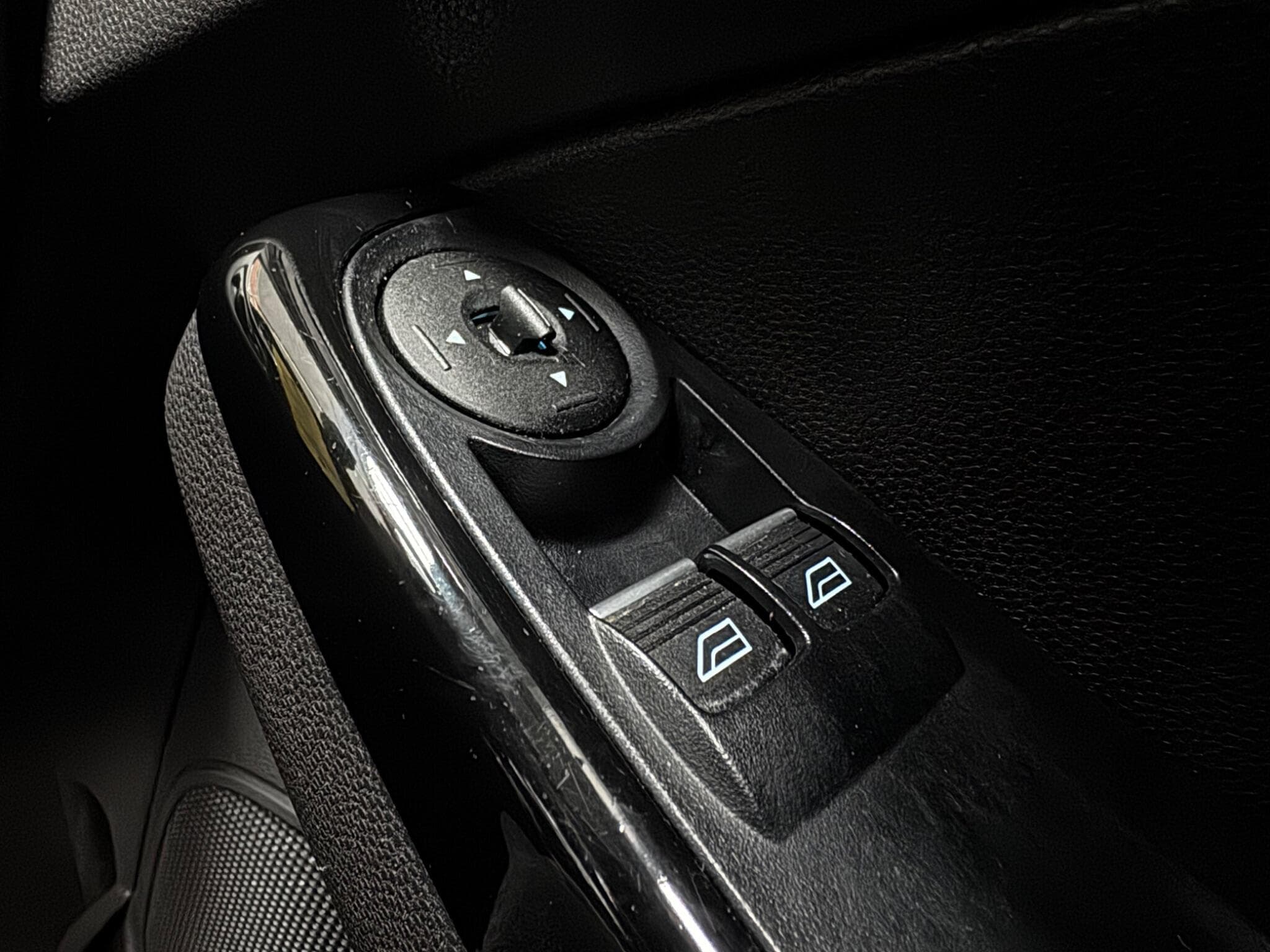 2015 Ford Fiesta - Thumbnail 20