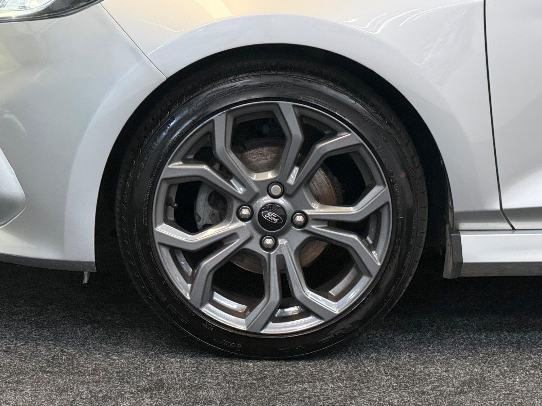 2021 Ford Fiesta - Thumbnail 35