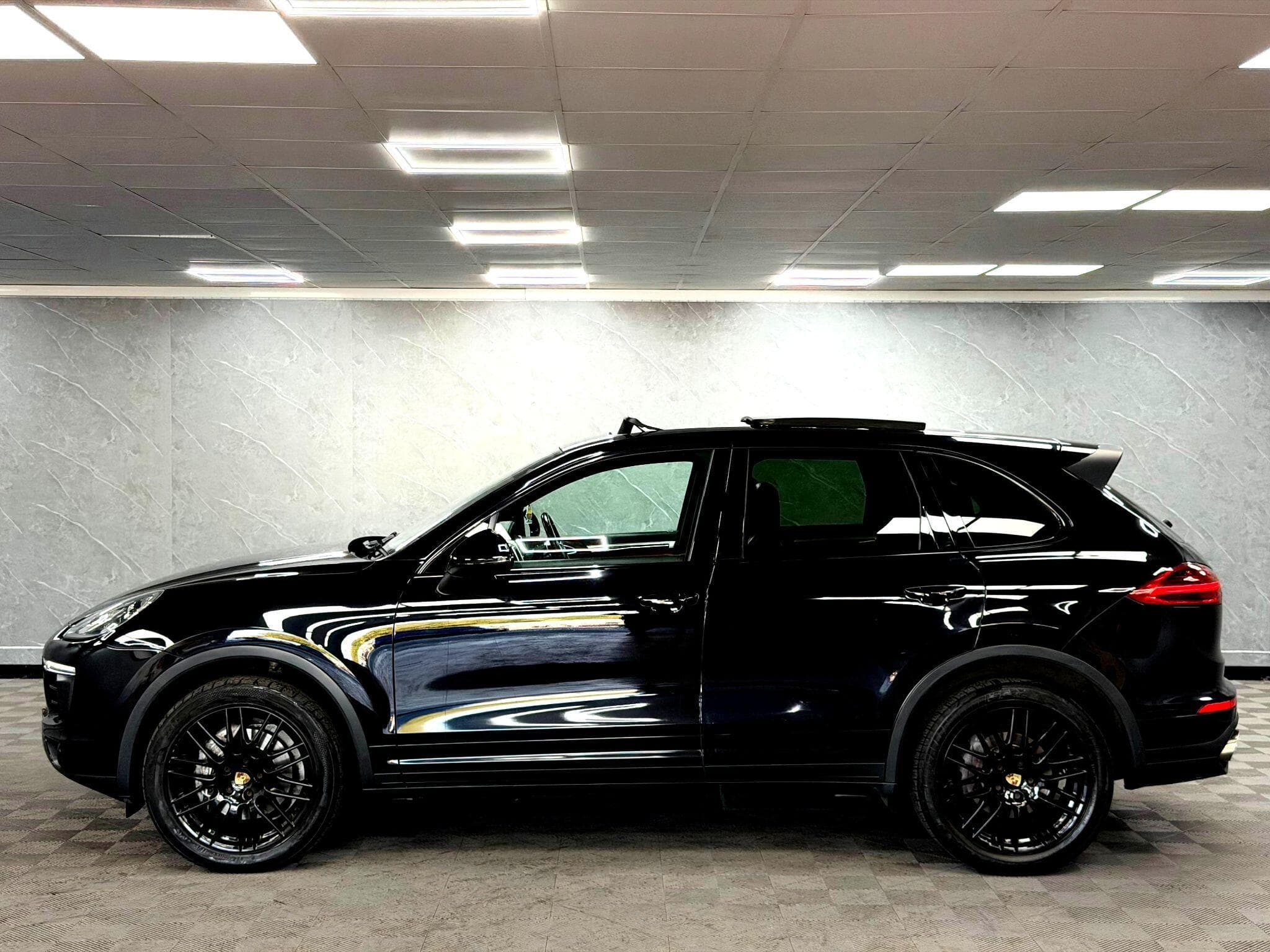 2014 Porsche Cayenne - Image 4