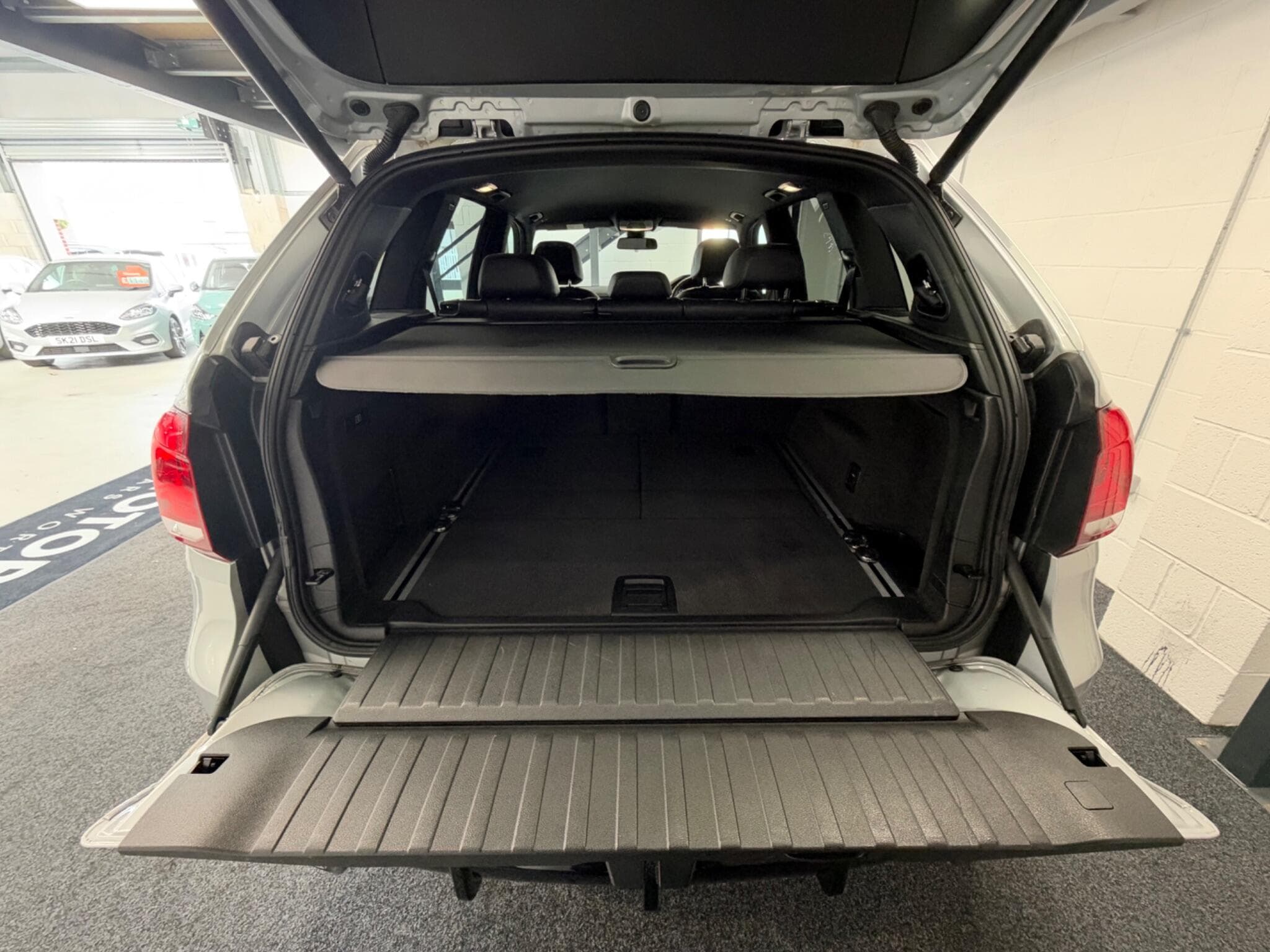 2017 BMW X5 - Thumbnail 40