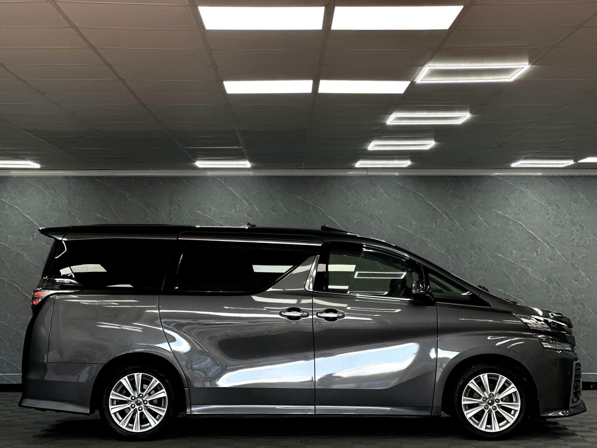 2015 Toyota Vellfire - Thumbnail 22