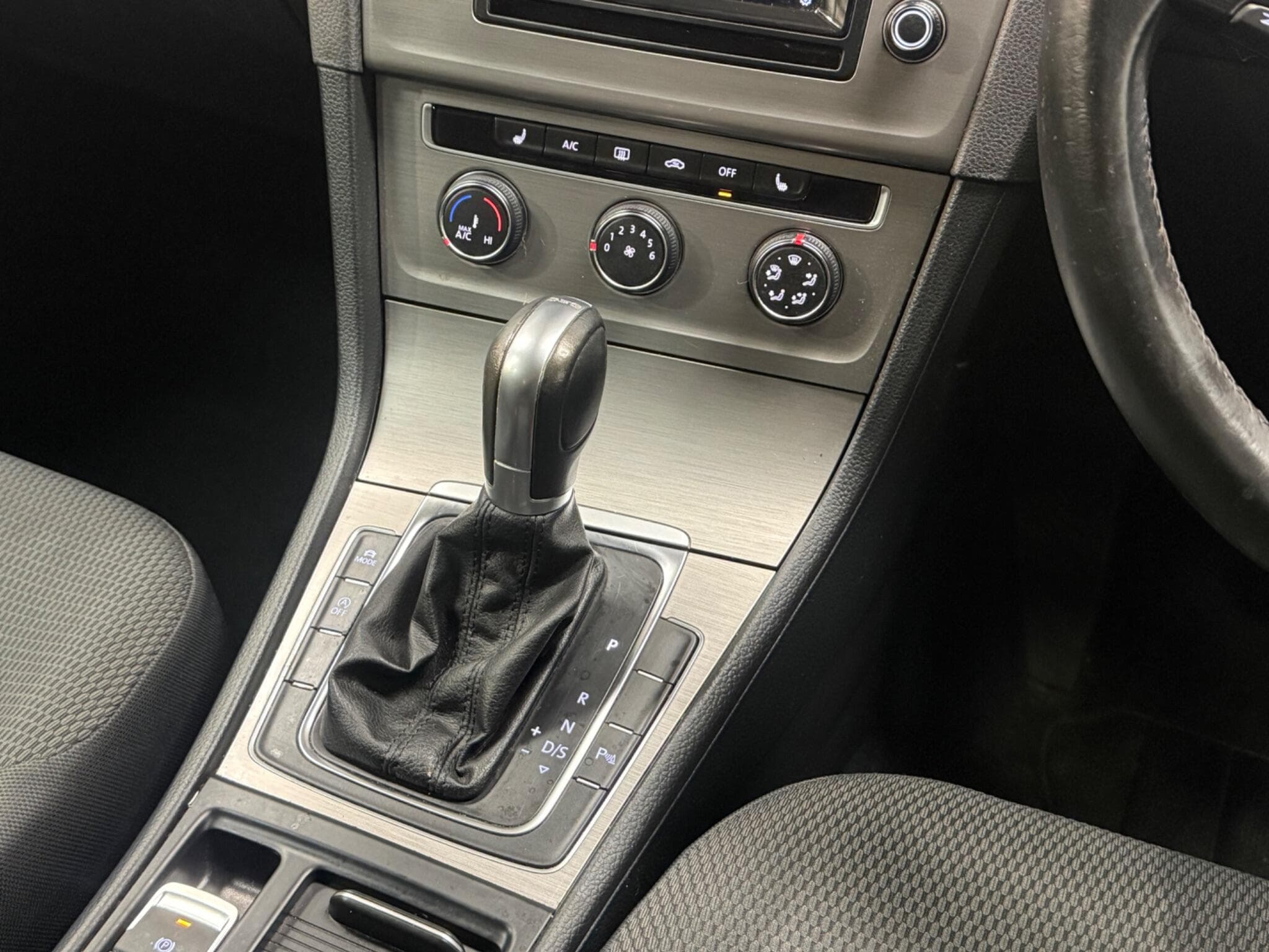 2014 Volkswagen Golf - Thumbnail 19