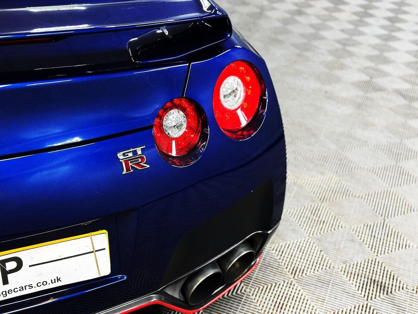 2012 Nissan GT-R - Thumbnail 38