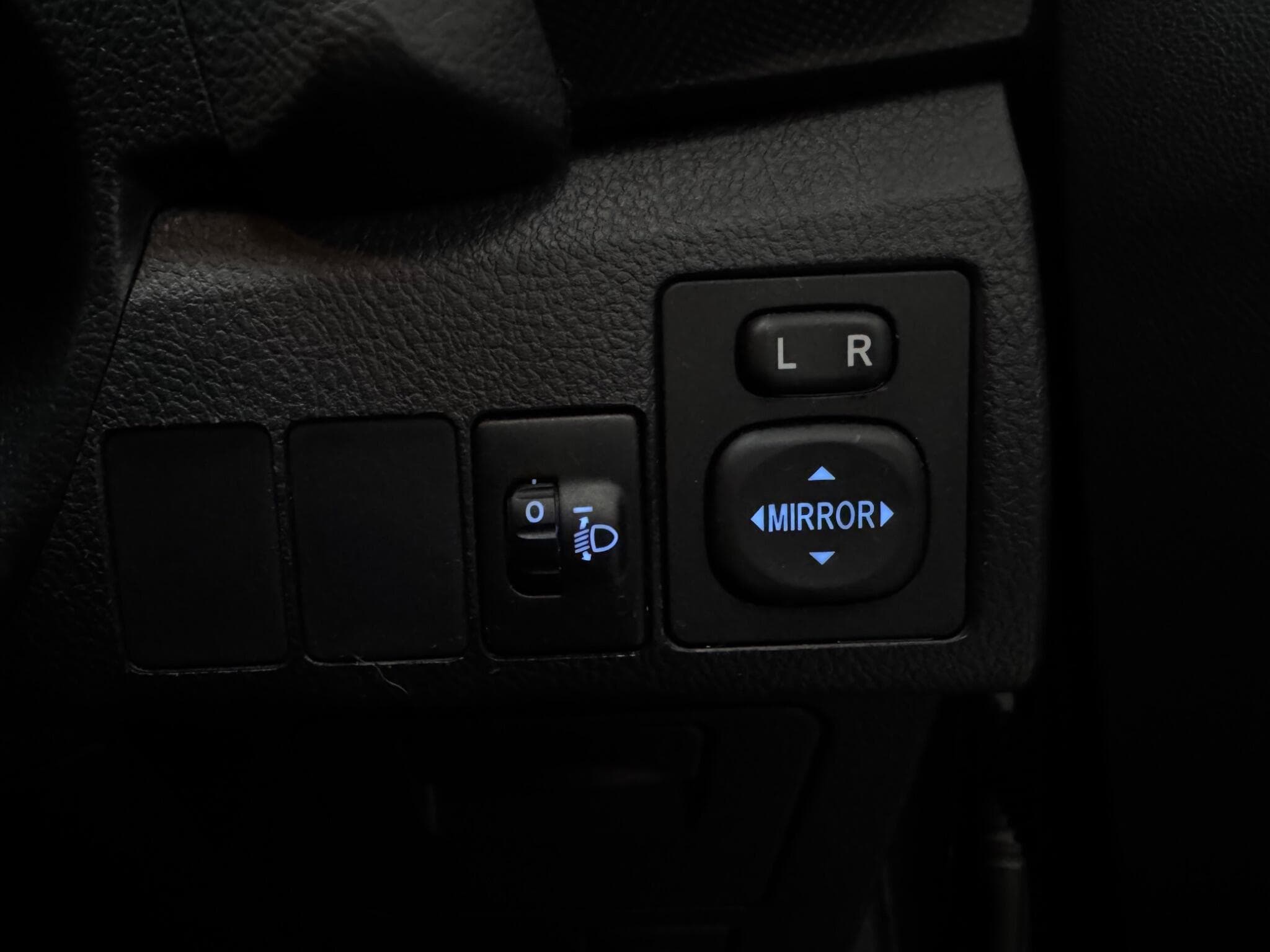 2013 Toyota Auris - Thumbnail 20