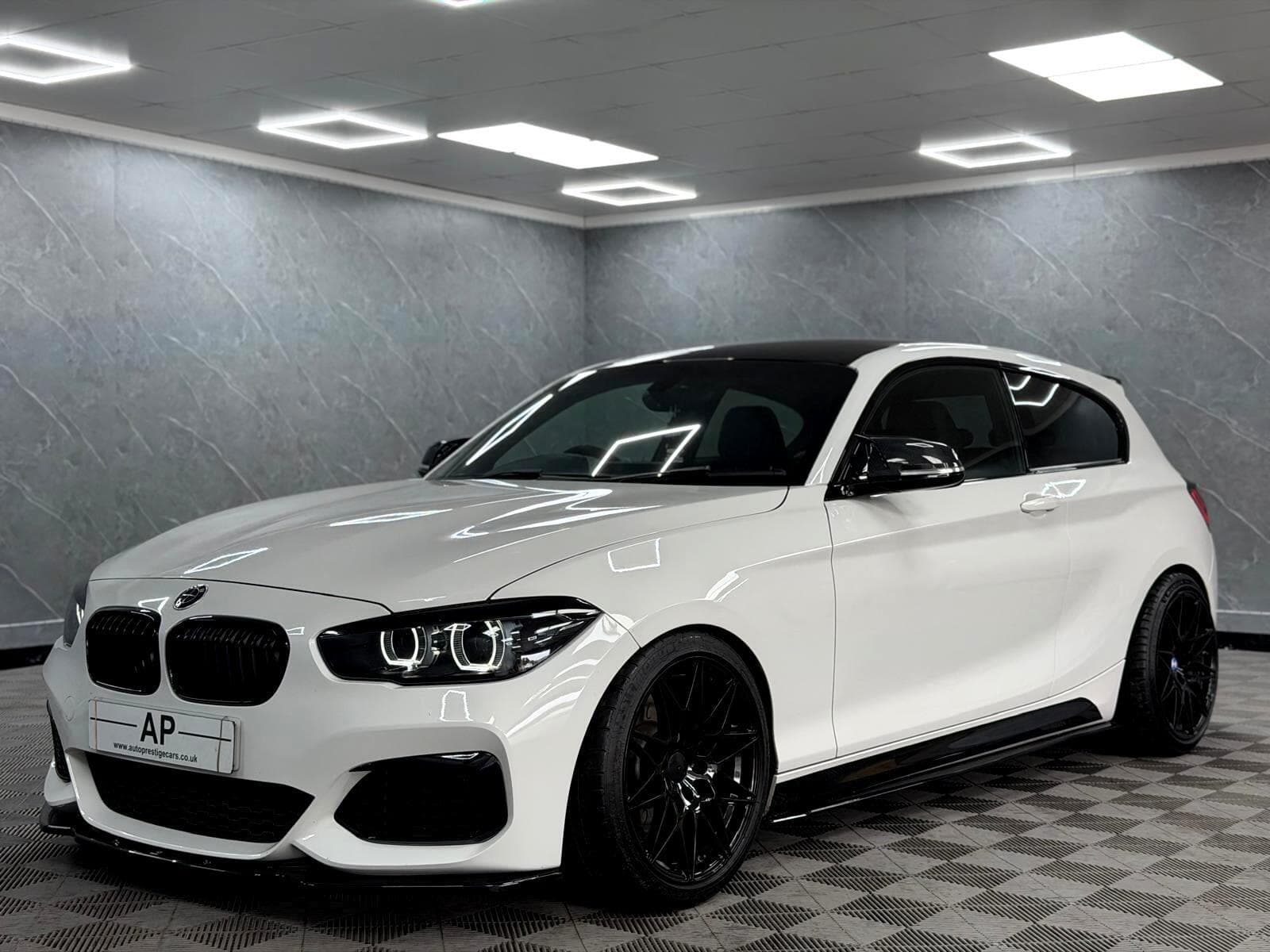 2018 BMW 1 Series - Thumbnail 23