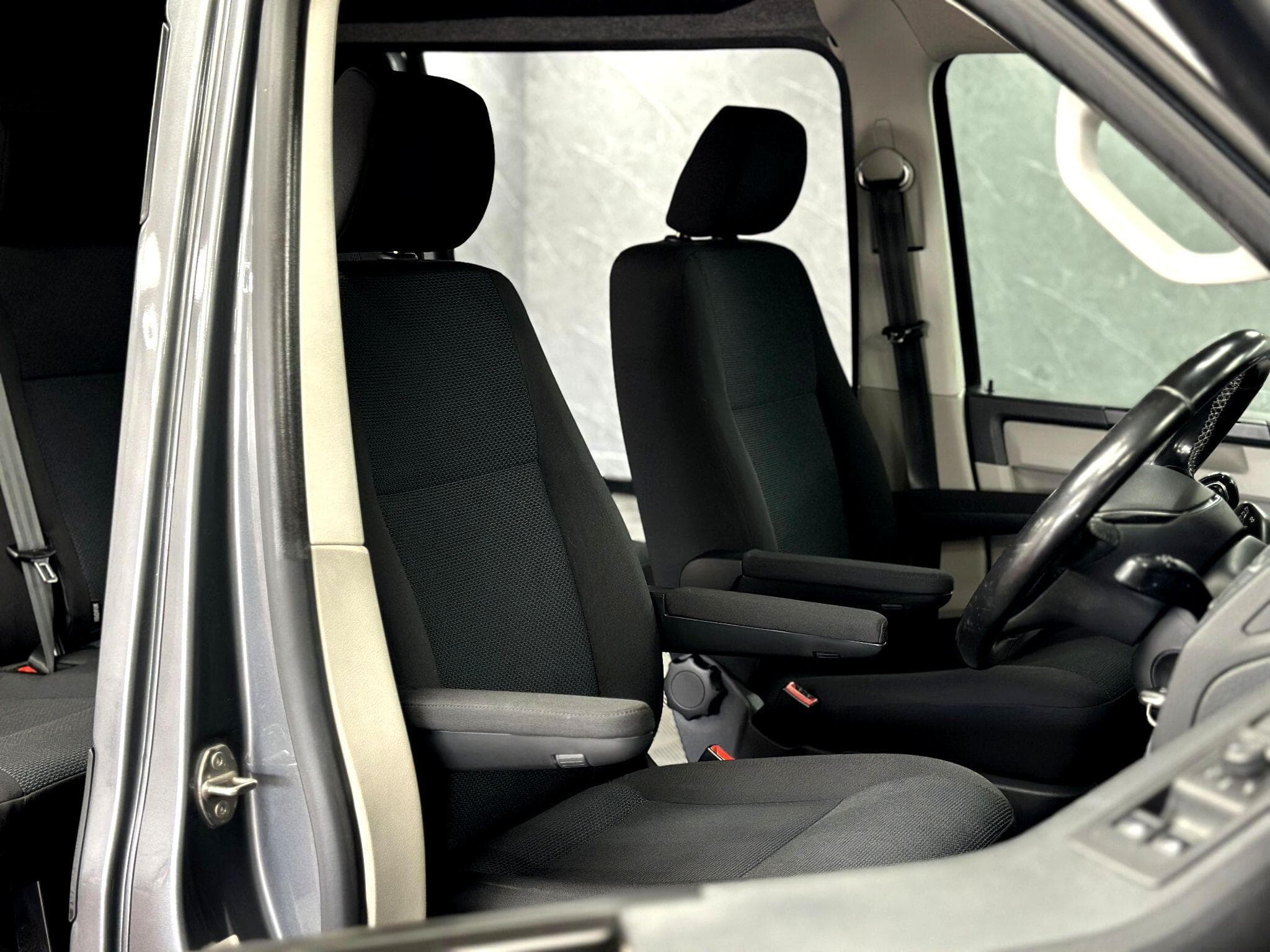 2018 Volkswagen Transporter - Thumbnail 40