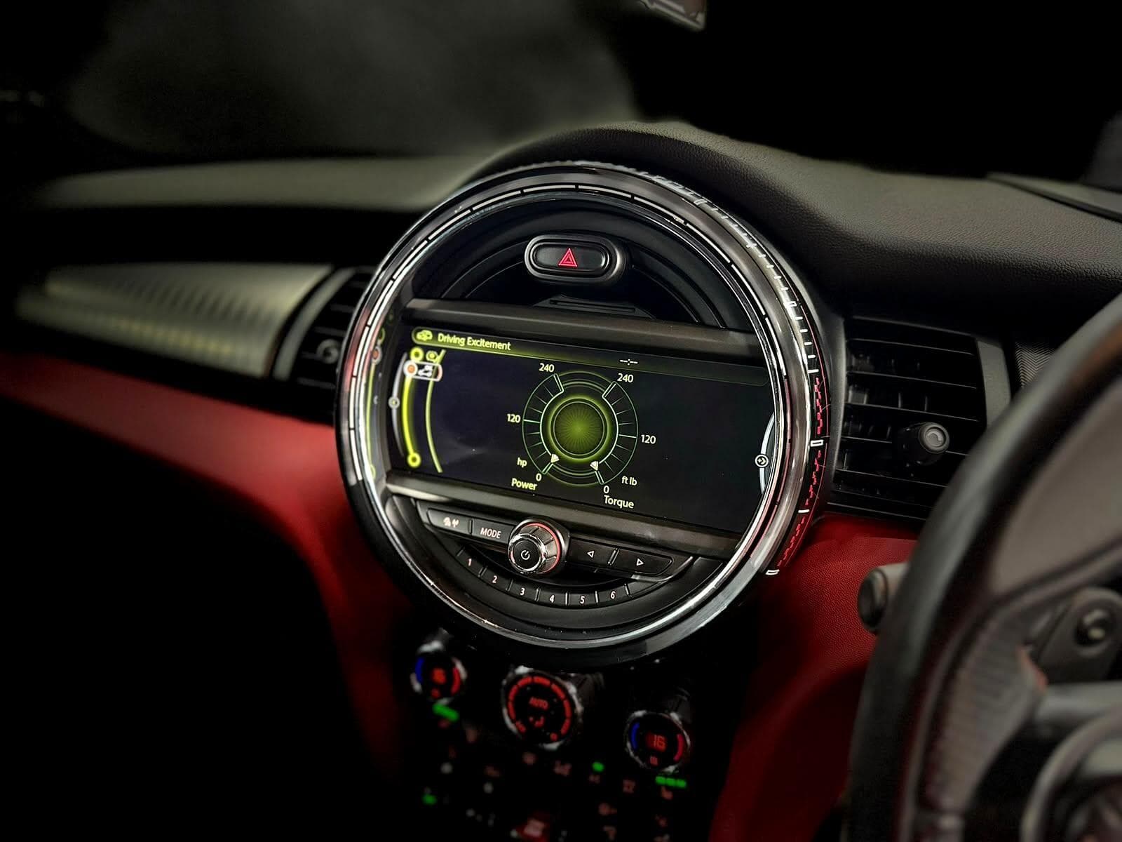 2015 MINI Hatch - Thumbnail 58