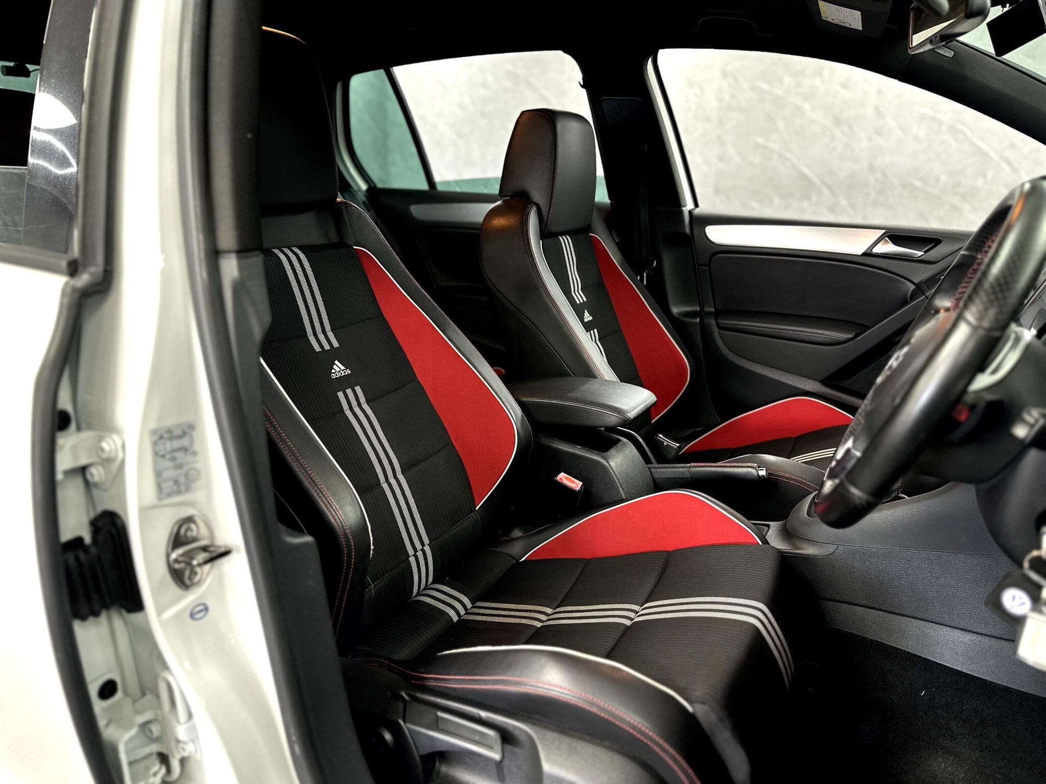 2011 Volkswagen Golf - Thumbnail 33