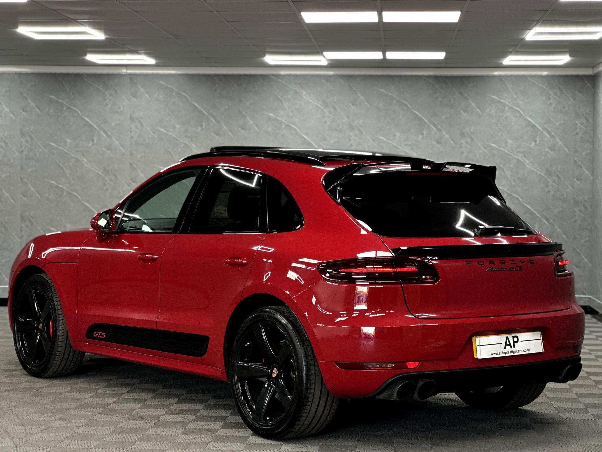 2016 Porsche Macan - Thumbnail 12