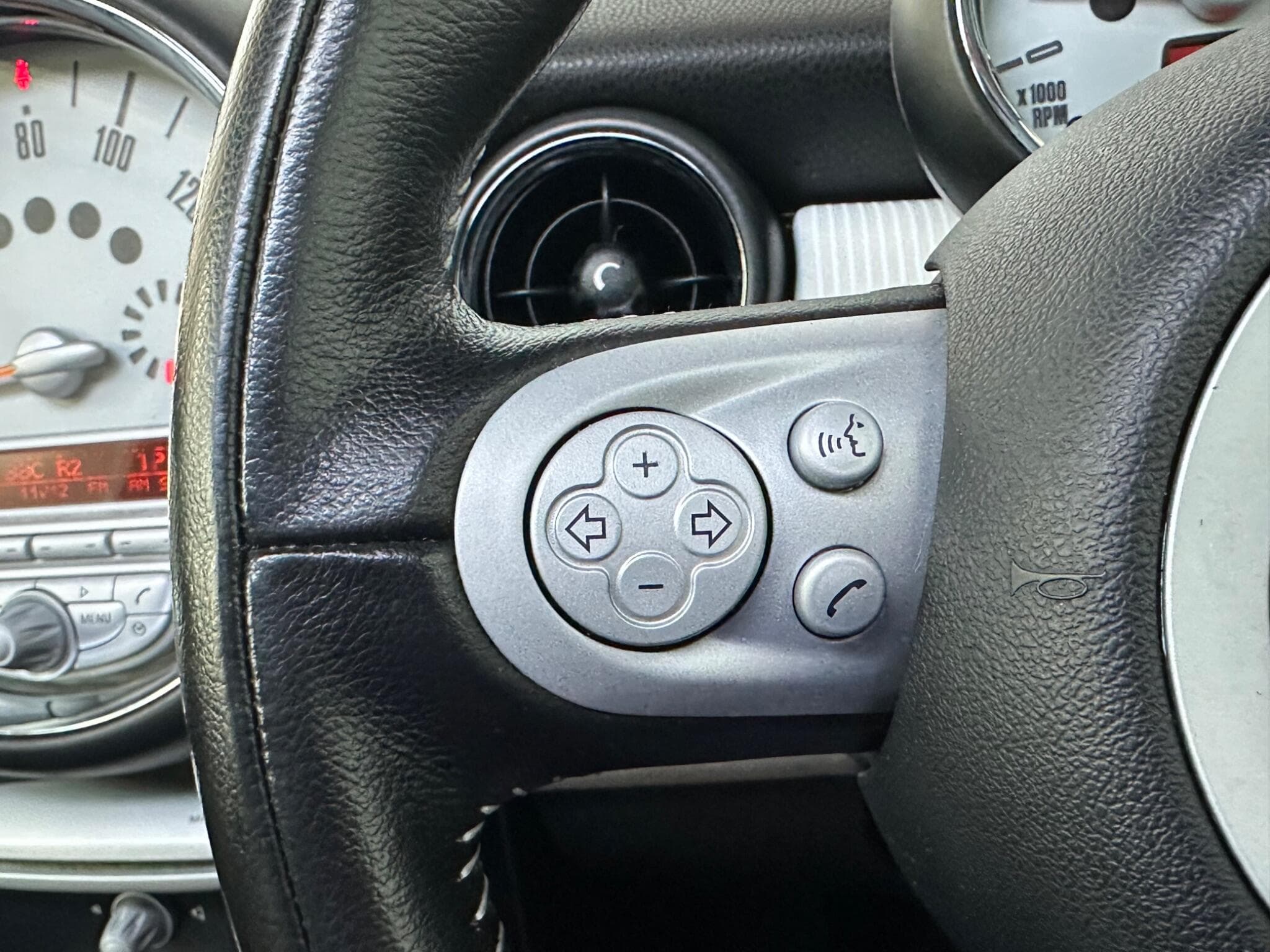 2010 MINI Hatch - Thumbnail 18