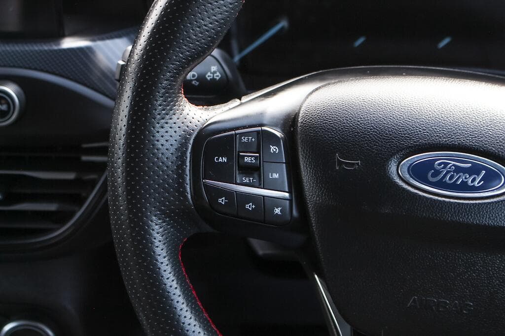 2019 Ford Focus - Thumbnail 25
