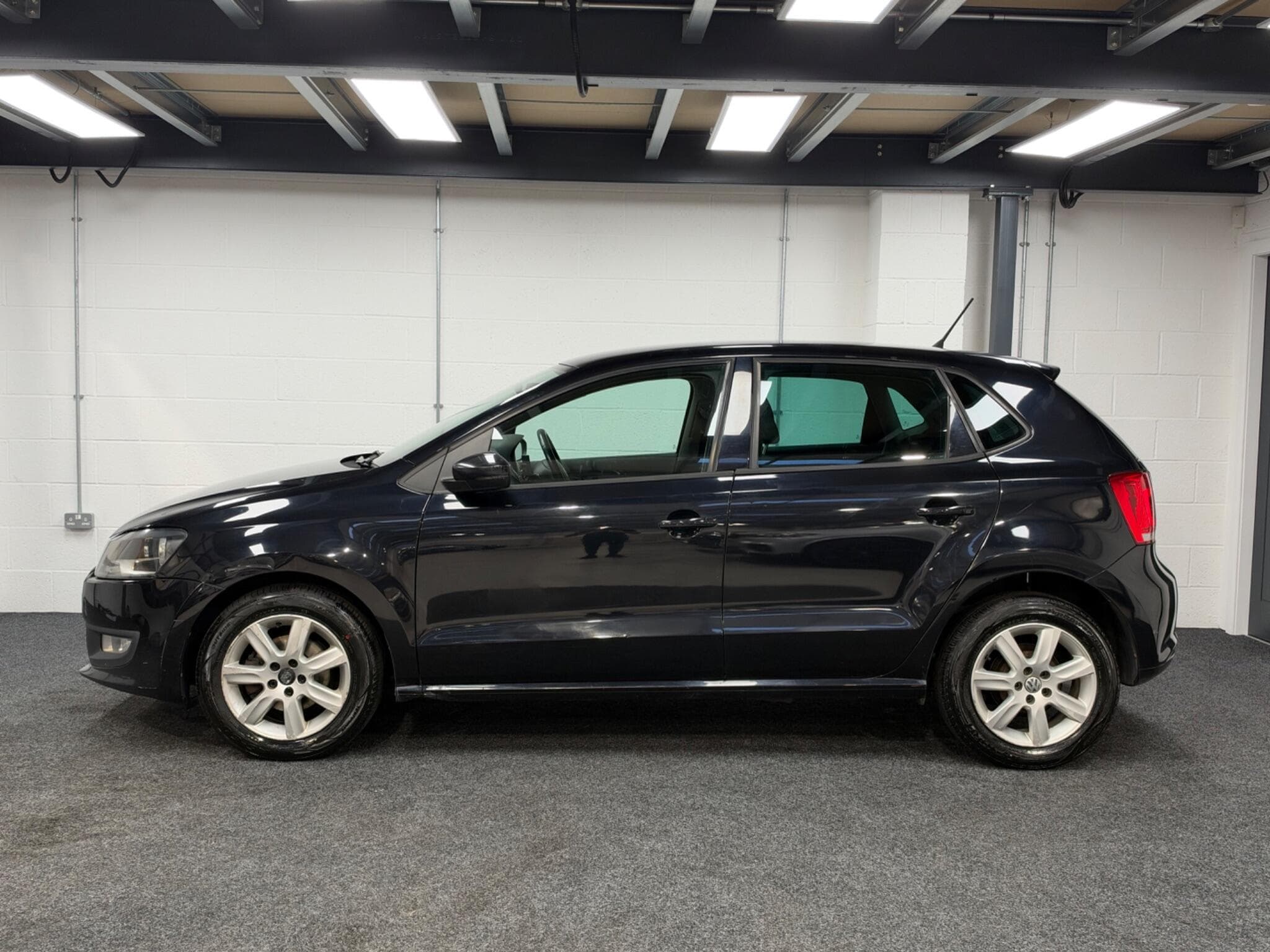 2012 Volkswagen Polo - Image 4