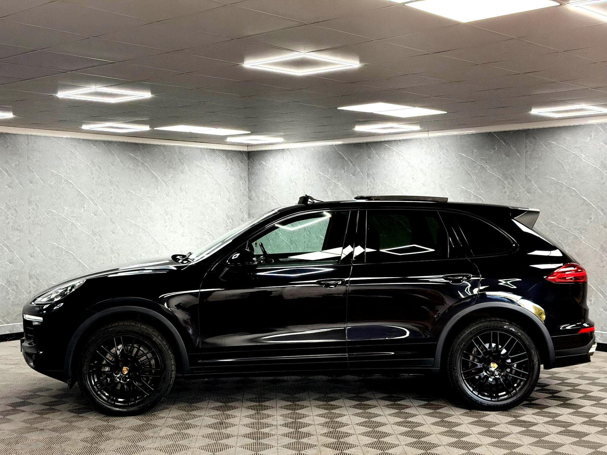 2014 Porsche Cayenne - Thumbnail 11