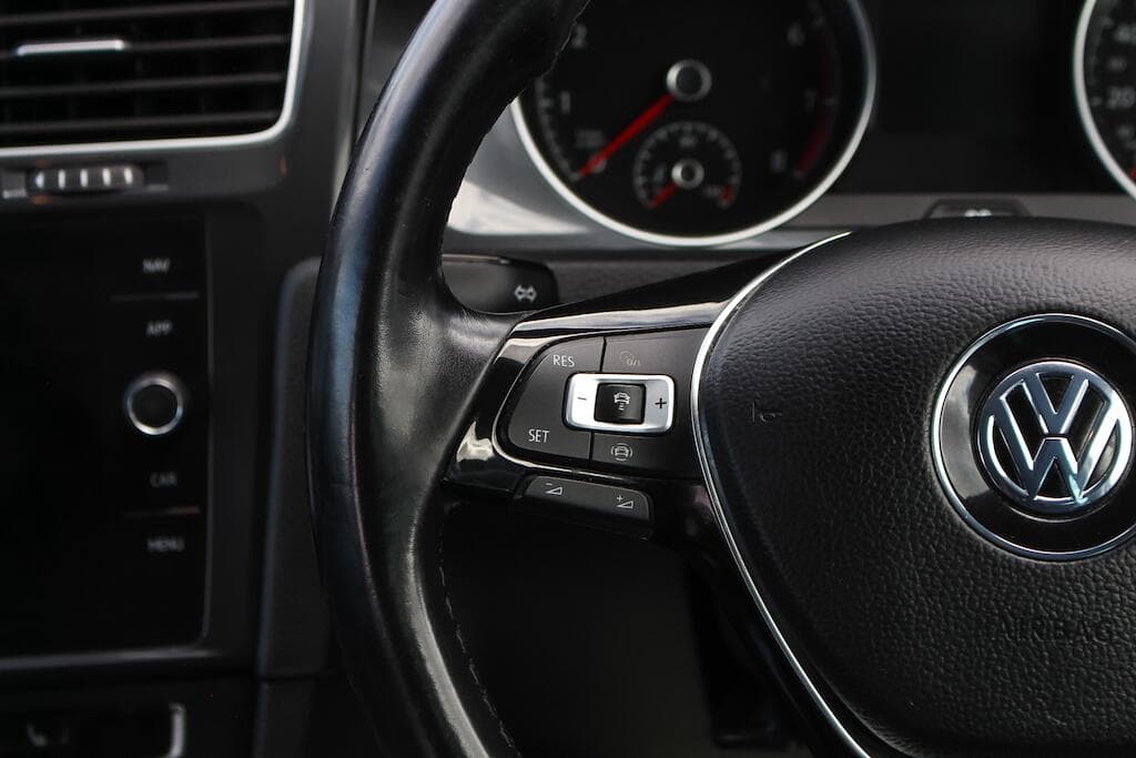 2020 Volkswagen Golf - Thumbnail 25