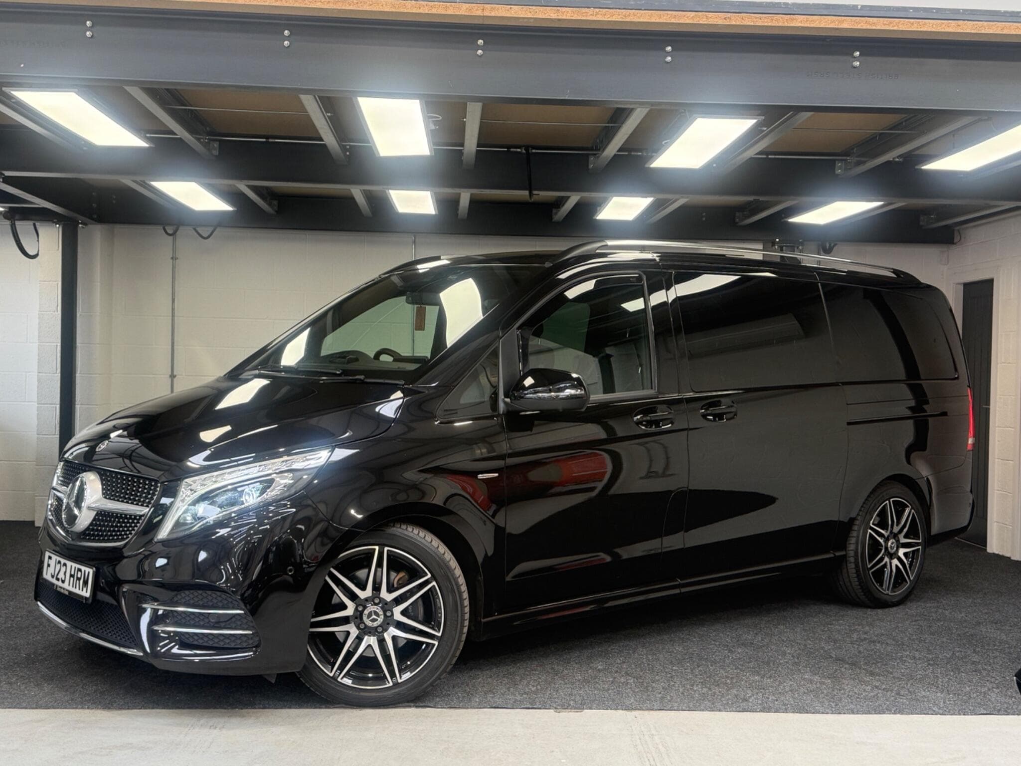 2023 Mercedes-Benz V Class - Image 1