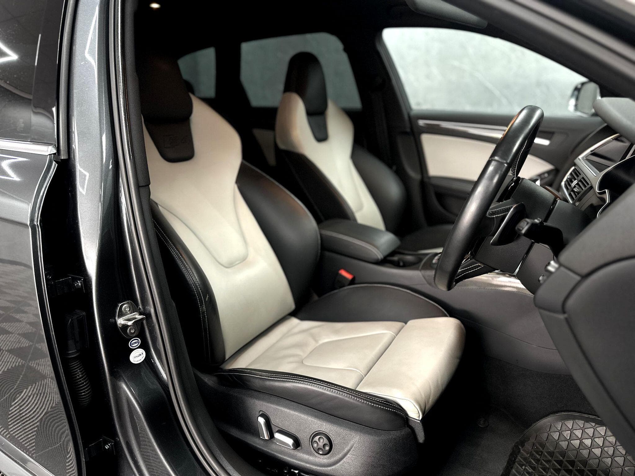 2015 Audi S4 Avant - Thumbnail 43