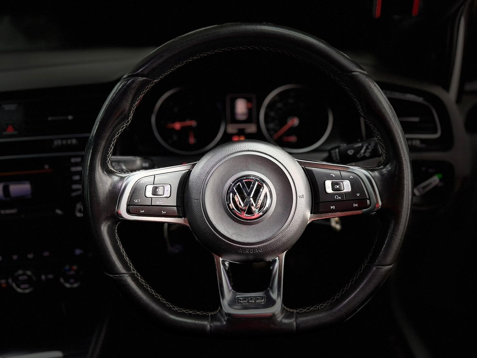 2015 Volkswagen Golf - Thumbnail 51