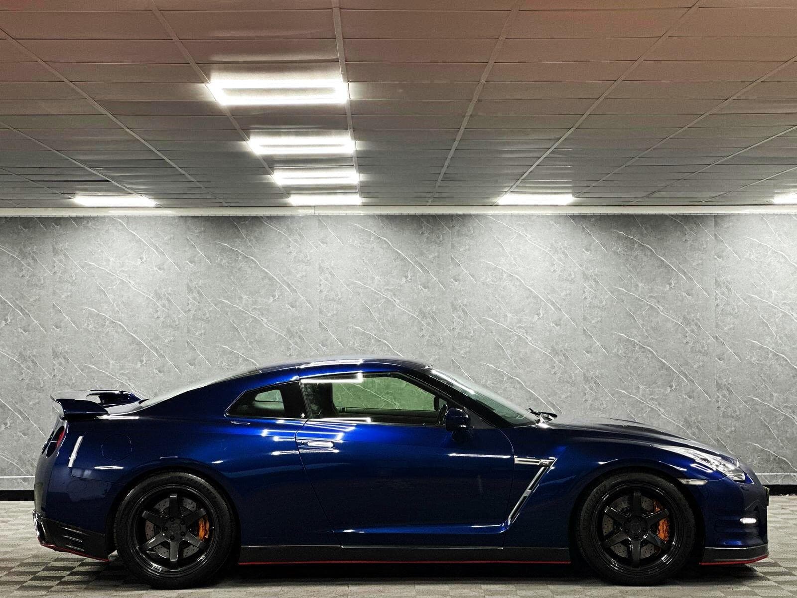 2012 Nissan GT-R - Thumbnail 14