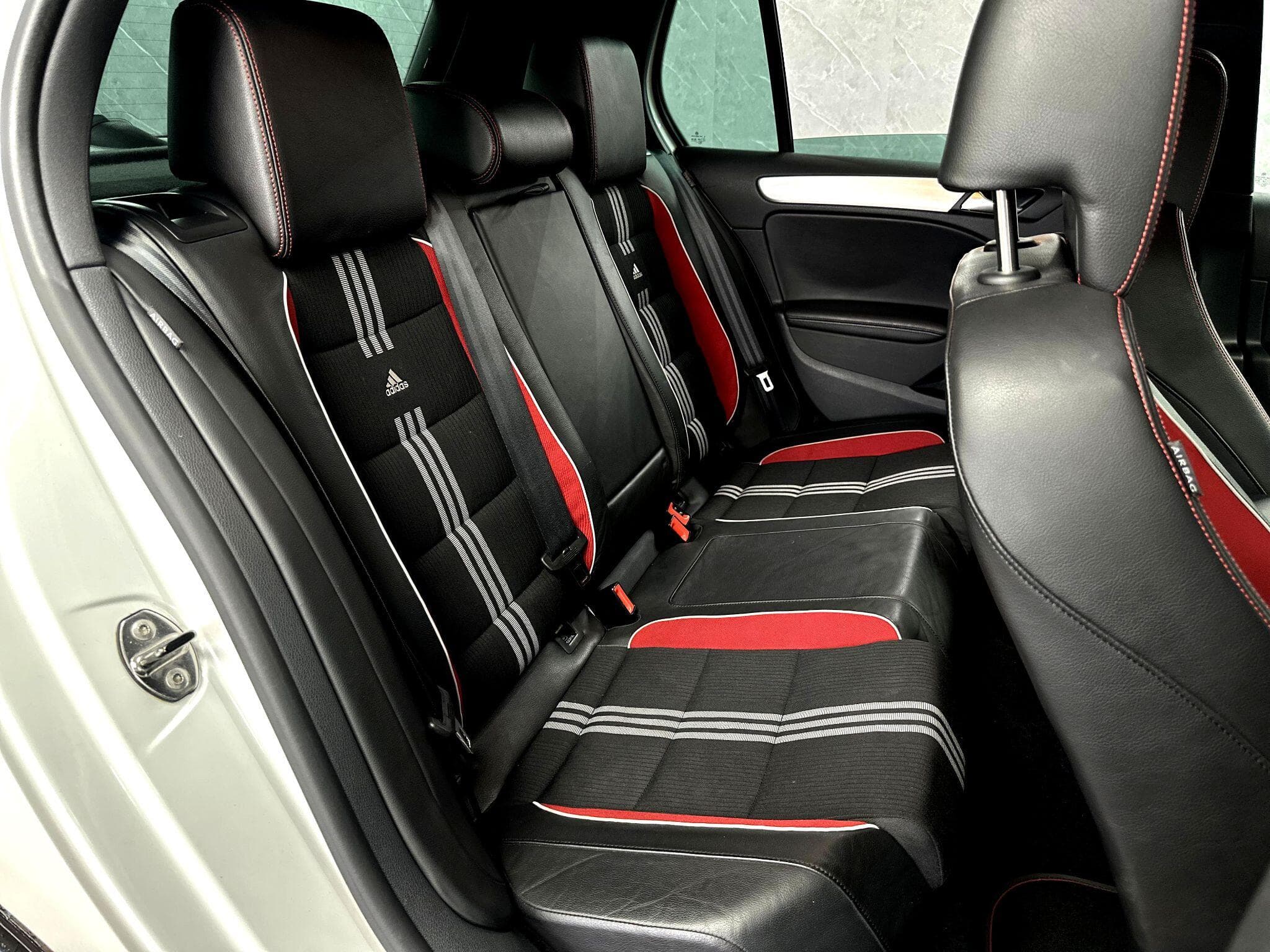 2011 Volkswagen Golf - Thumbnail 44