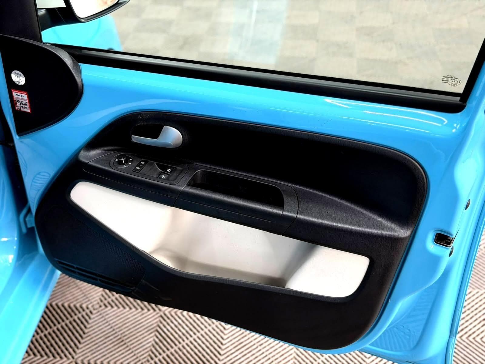 2019 Volkswagen up! - Thumbnail 34