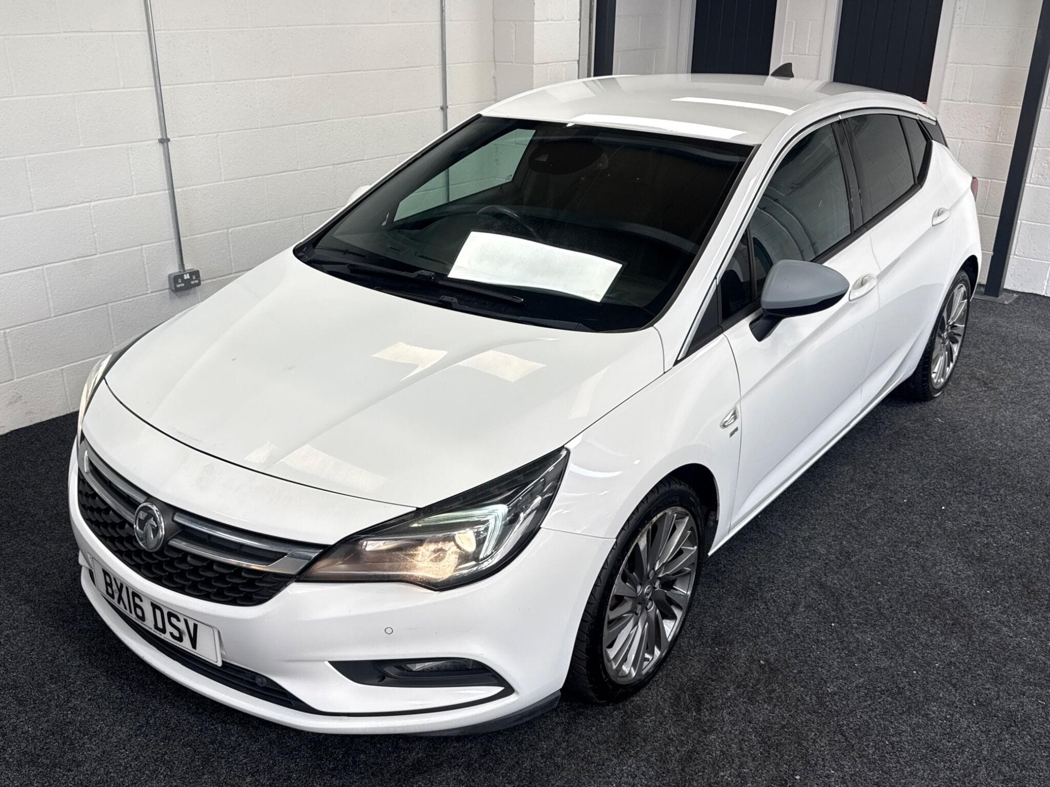 2016 Vauxhall Astra - Thumbnail 5
