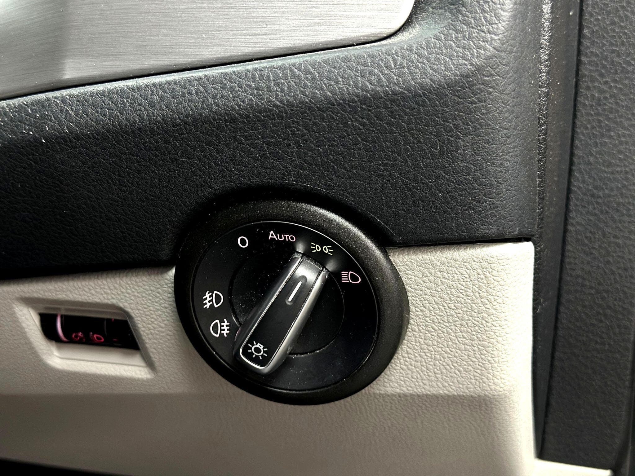 2018 Volkswagen Transporter - Thumbnail 47