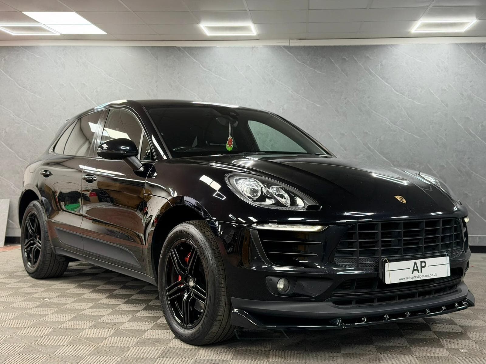 2017 Porsche Macan - Image 4
