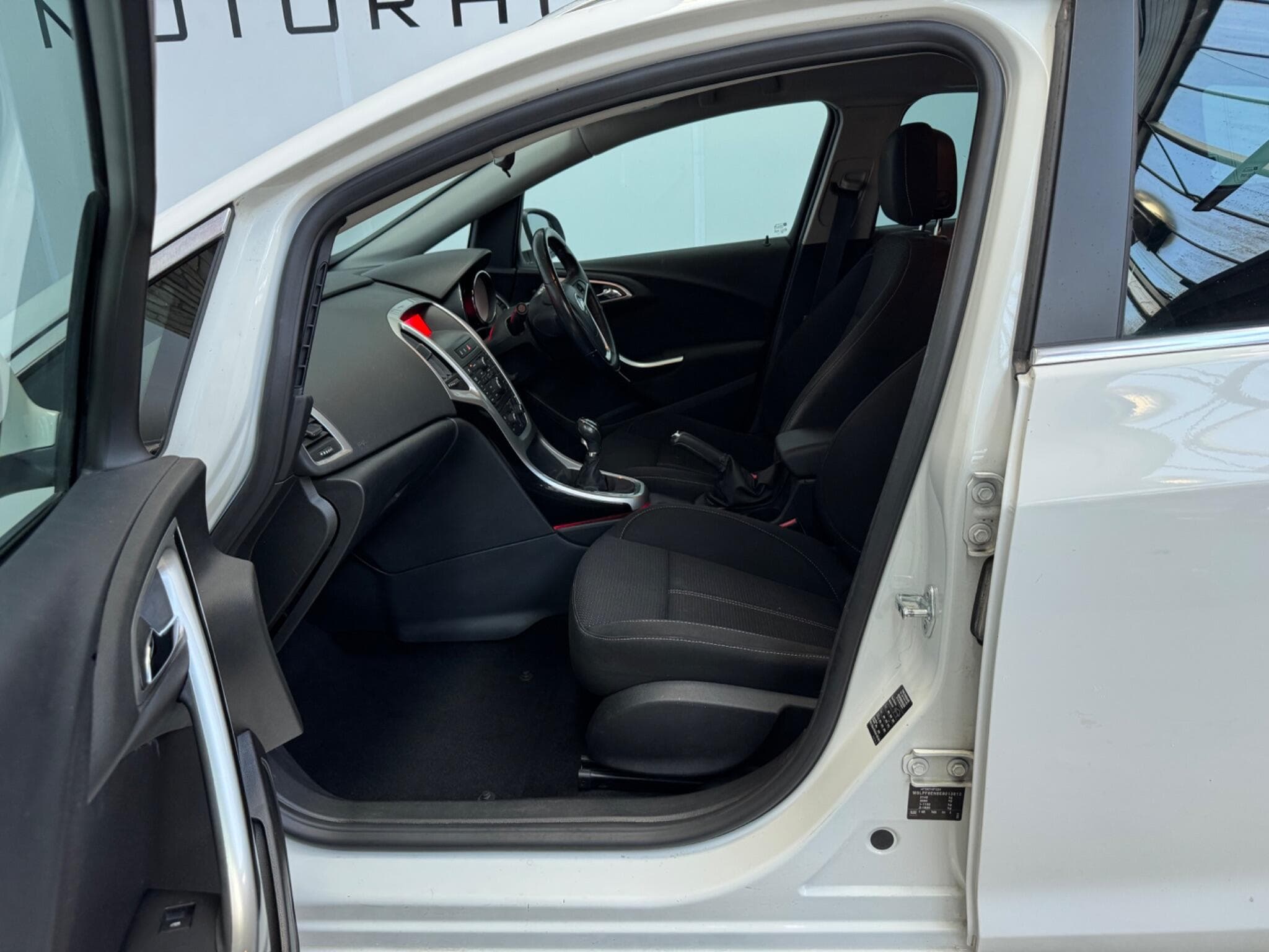 2013 Vauxhall Astra - Thumbnail 10