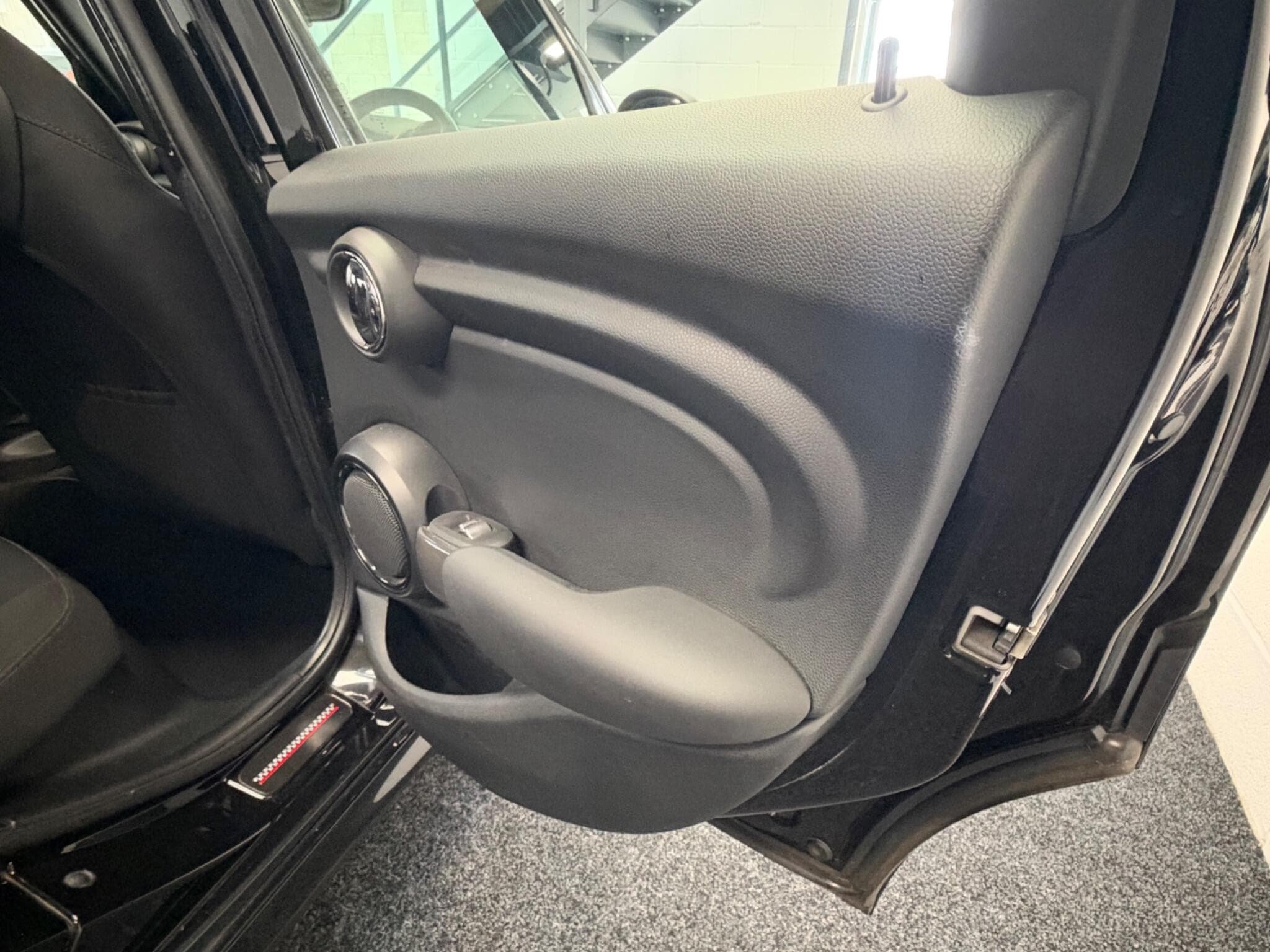 2018 MINI Hatch - Thumbnail 28