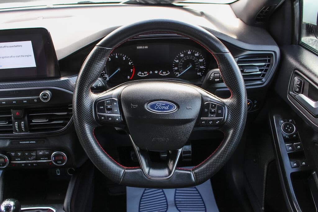 2019 Ford Focus - Thumbnail 23