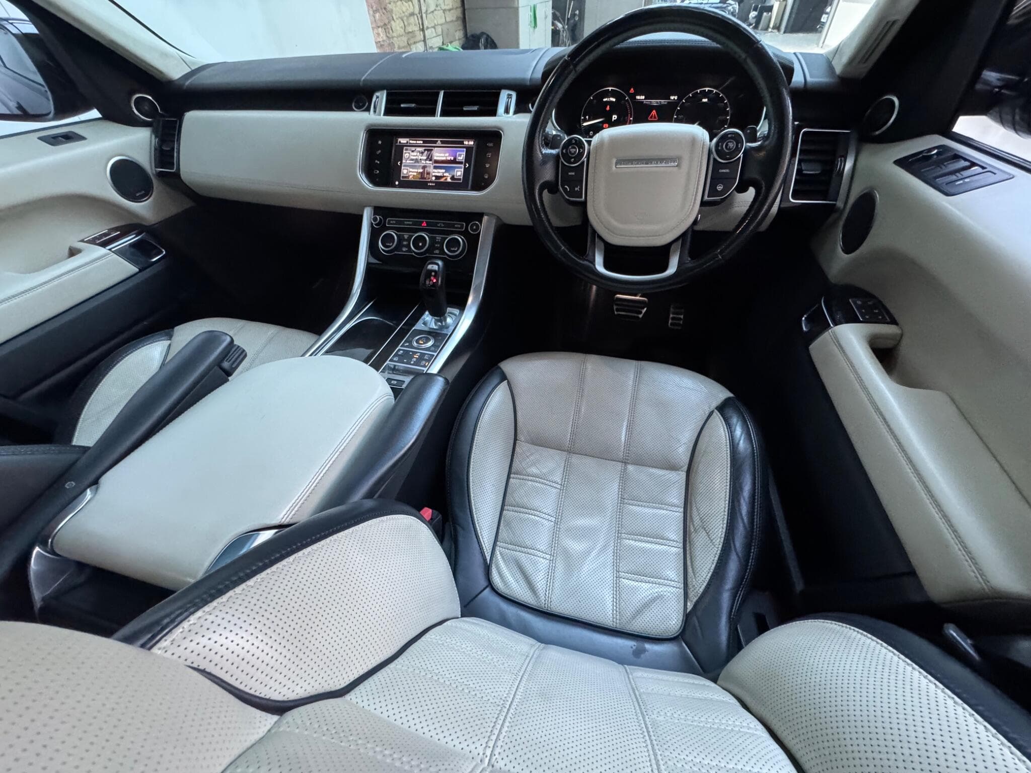 2016 Land Rover Range Rover Sport - Thumbnail 37