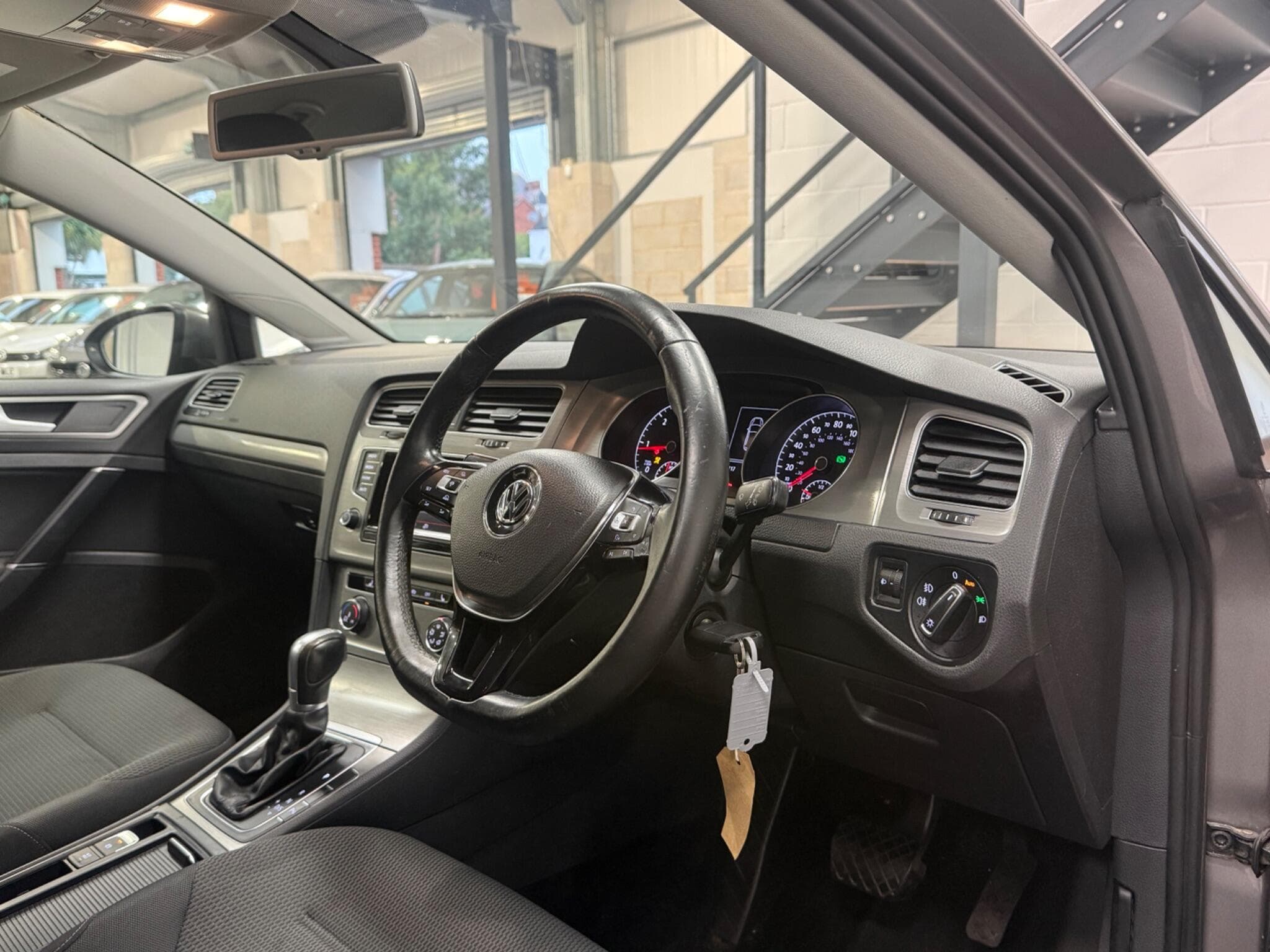 2014 Volkswagen Golf - Thumbnail 22