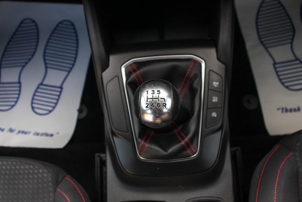 2019 Ford Focus - Thumbnail 27