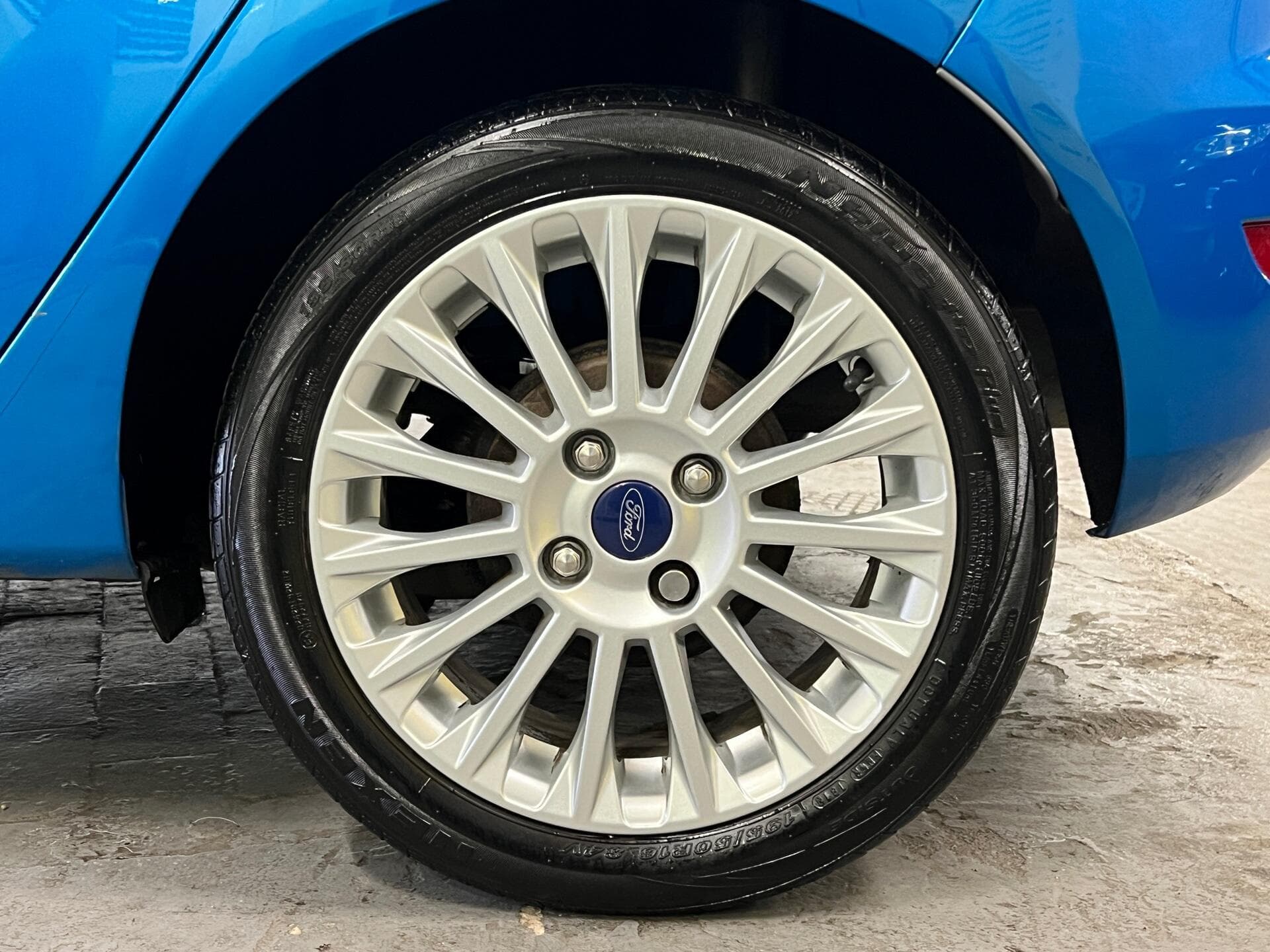 2014 Ford Fiesta - Thumbnail 18