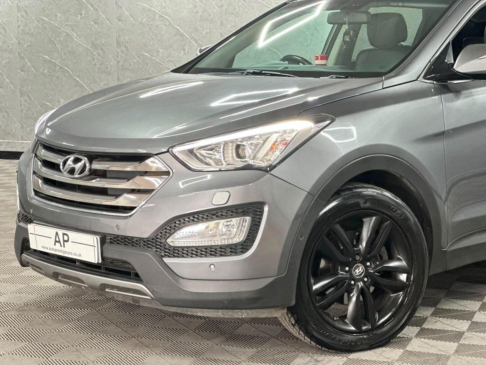 2013 Hyundai Santa Fe - Thumbnail 23