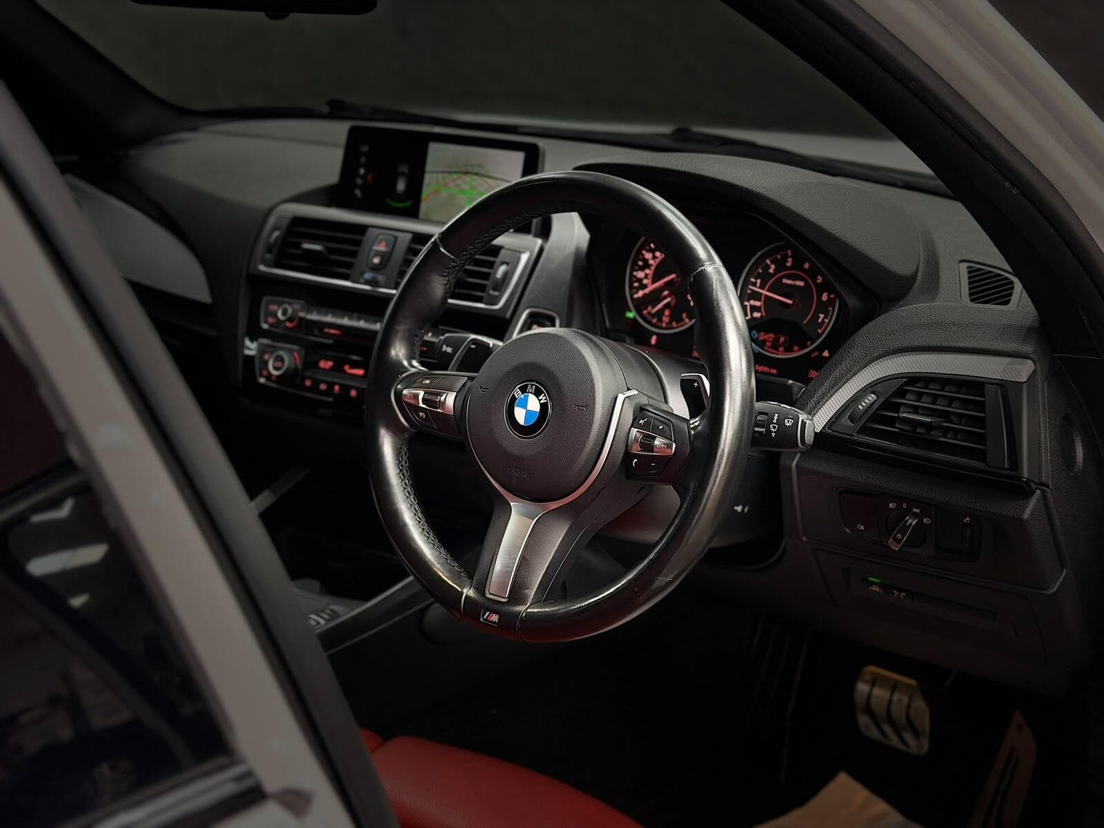 2017 BMW 1 Series - Thumbnail 58